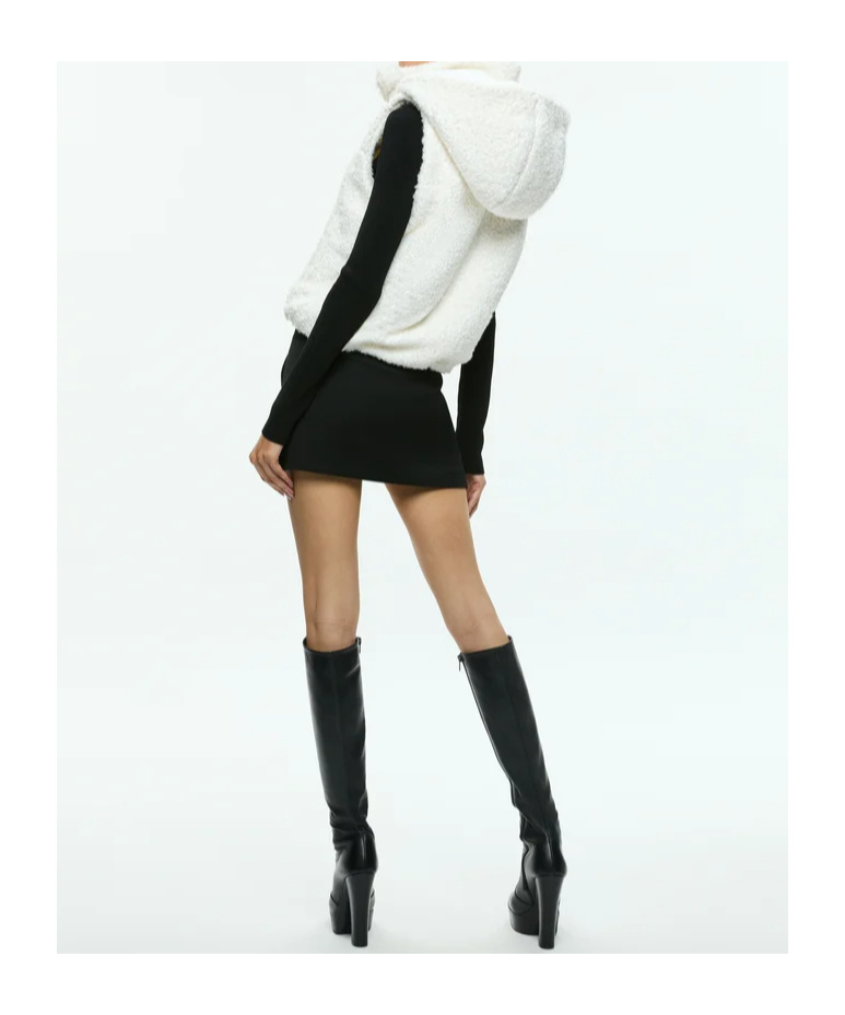 Alice And Olivia Robena Teddy Bear Vest In Off-white