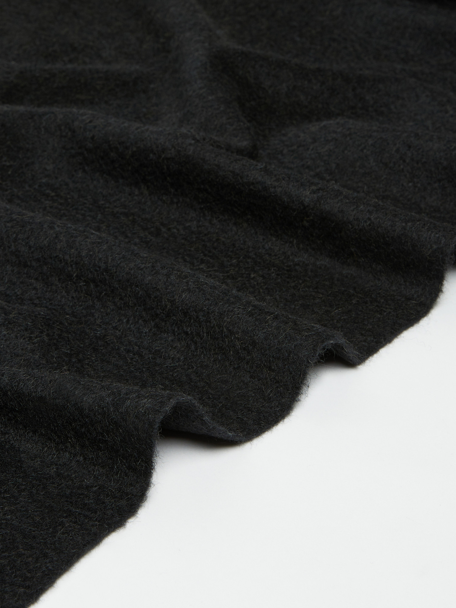 Max Mara Camel Logo Stole In Black