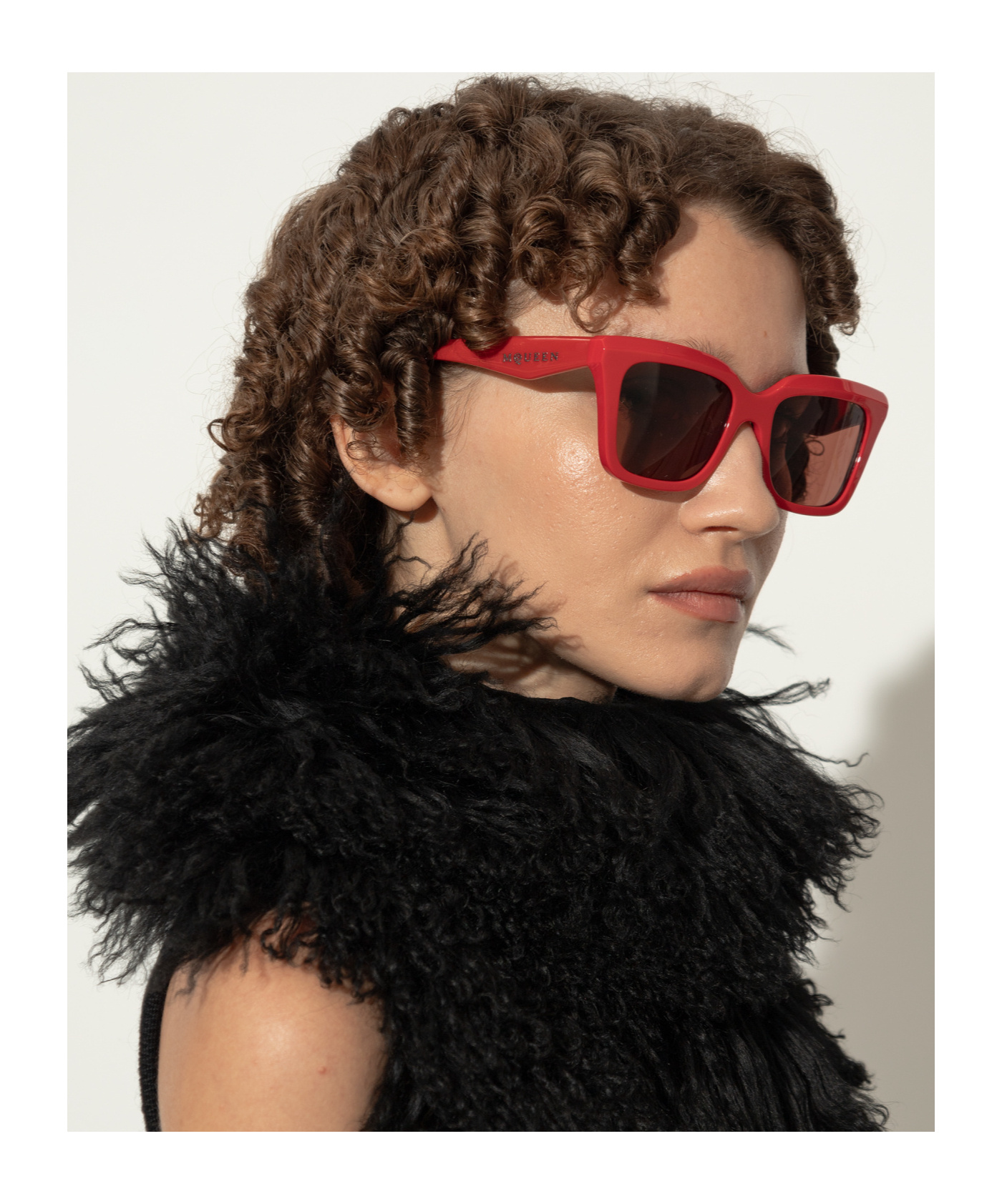 Alexander Mcqueen Logo-print Rectangle-frame Sunglasses In Red