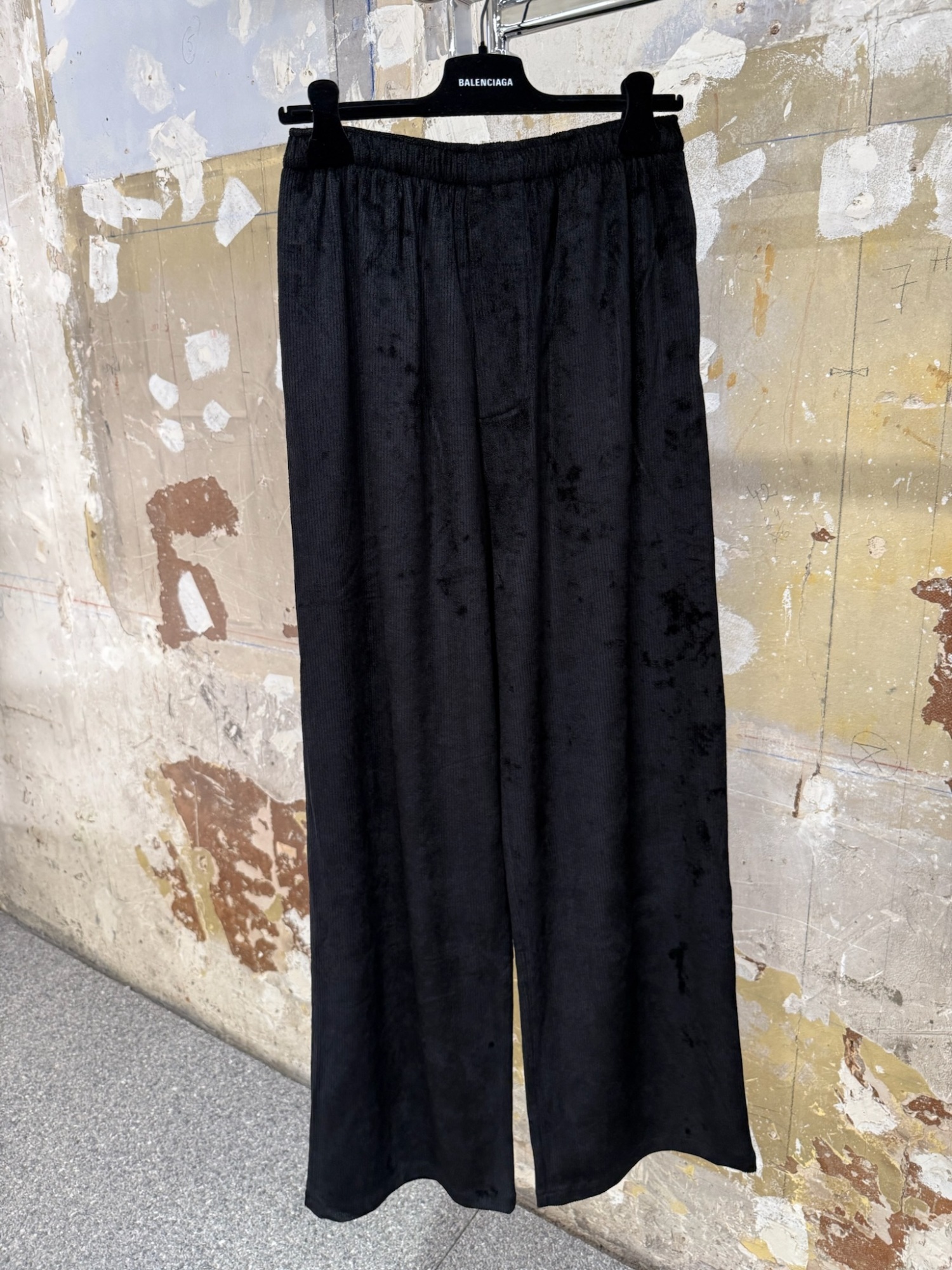 Balenciaga Elastic Waist Casual Pants In Black