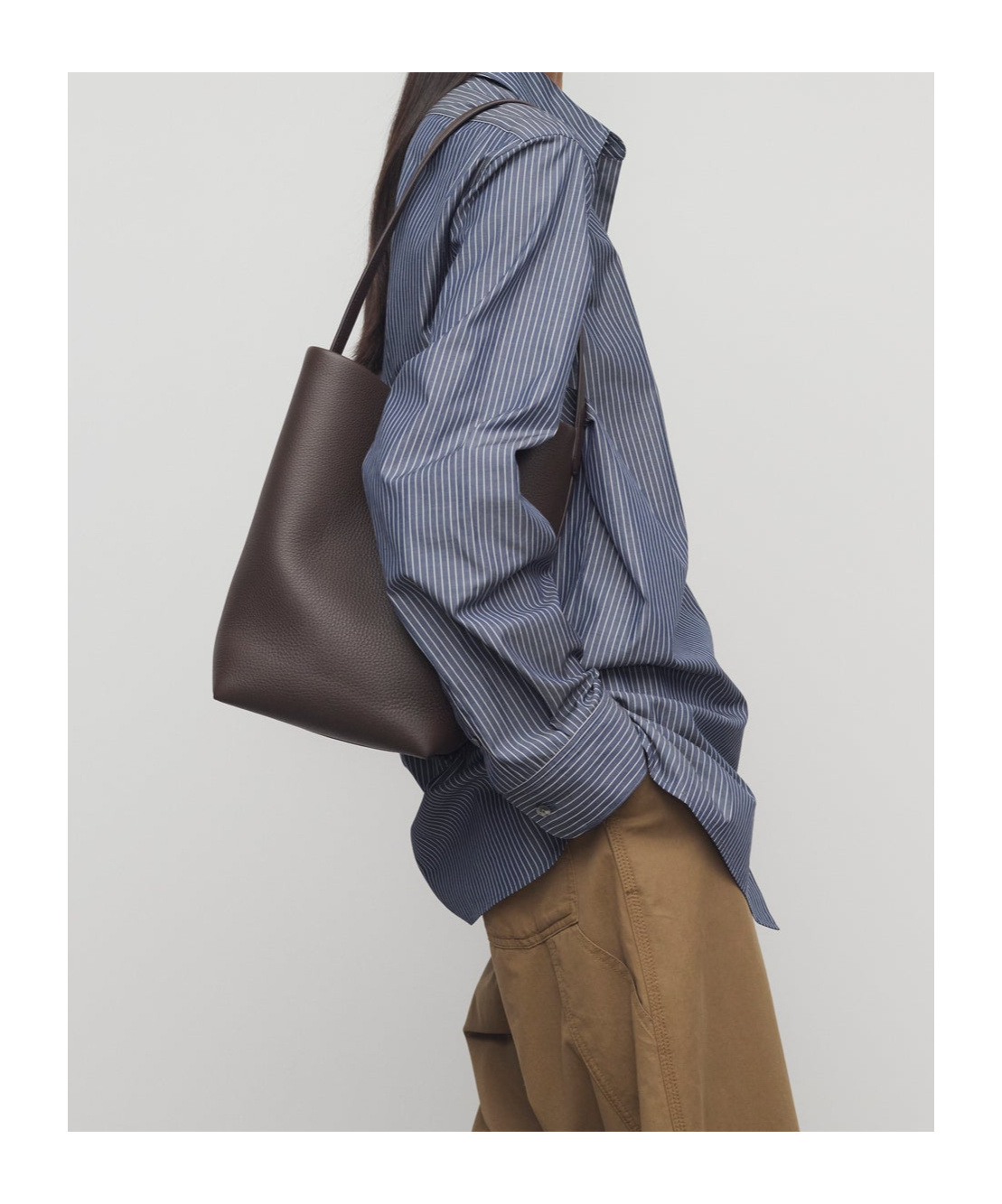 The Row Medium N/s Park Tote Bag In Leather In Brown