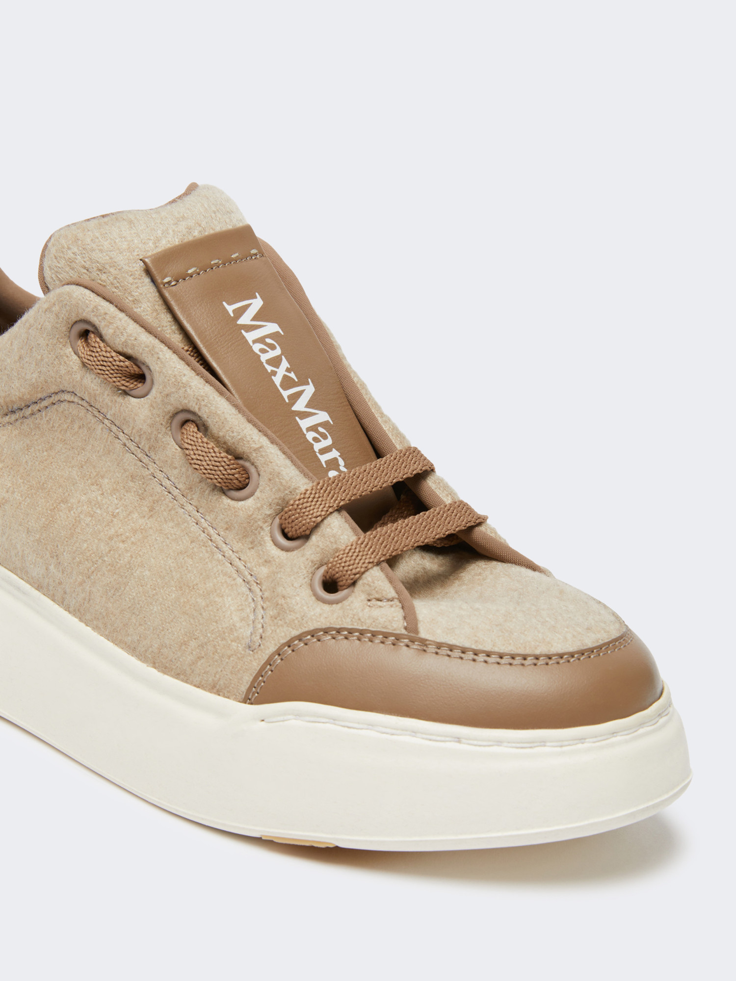 Max Mara Zapatilla Deportiva De Cachemira Impermeable In Brown