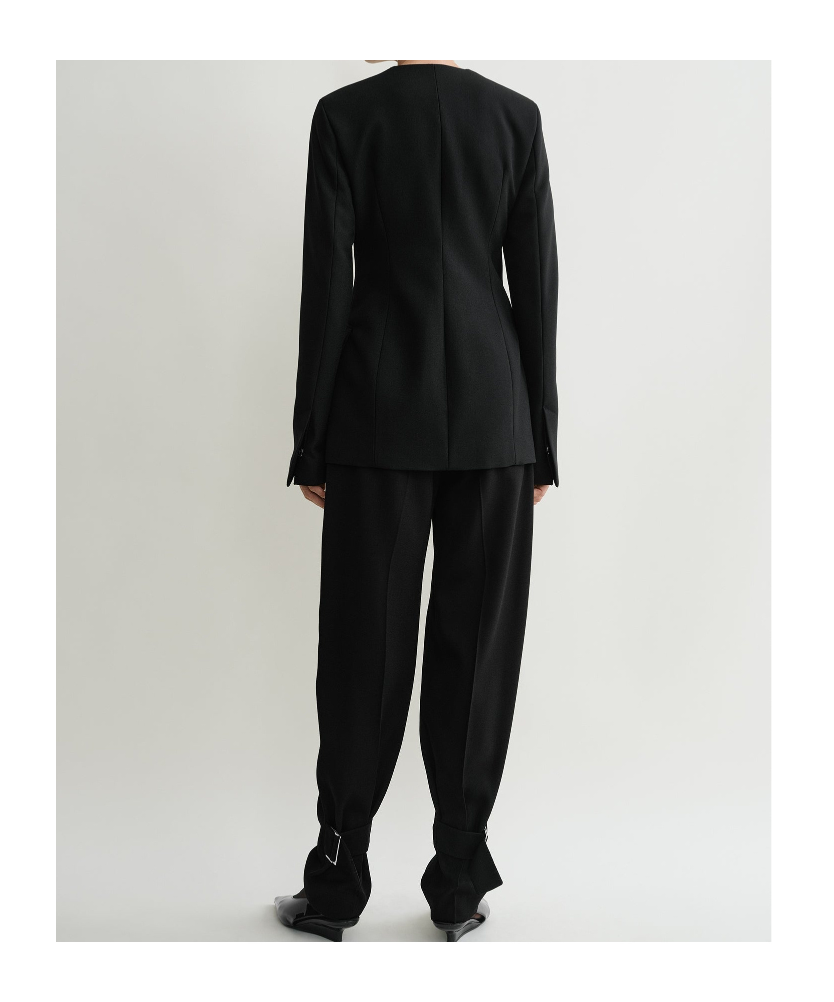 Totême Collarless Cinched Jacket In Black