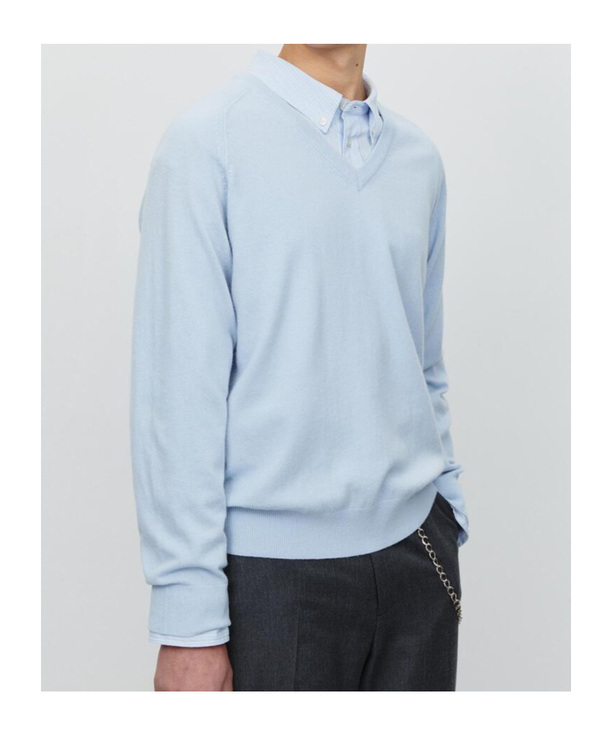 Dunst Unisex Soft V-neck Sweater