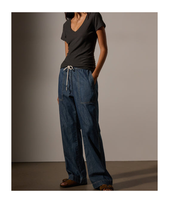 James Perse Fitted Short-sleeve Top With Deep V-neckline In Black