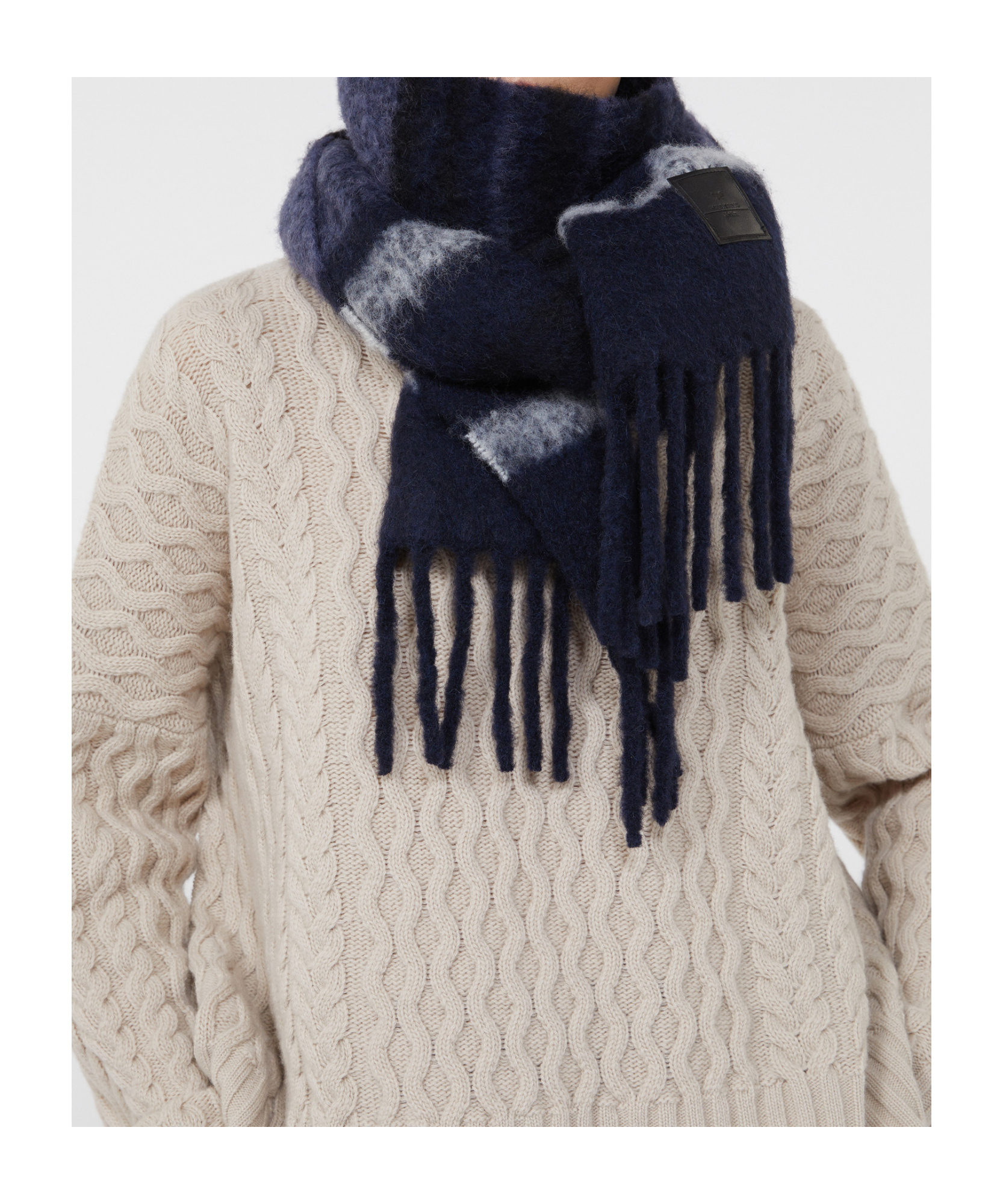 Weekend Max Mara Fringed Scarf In Black