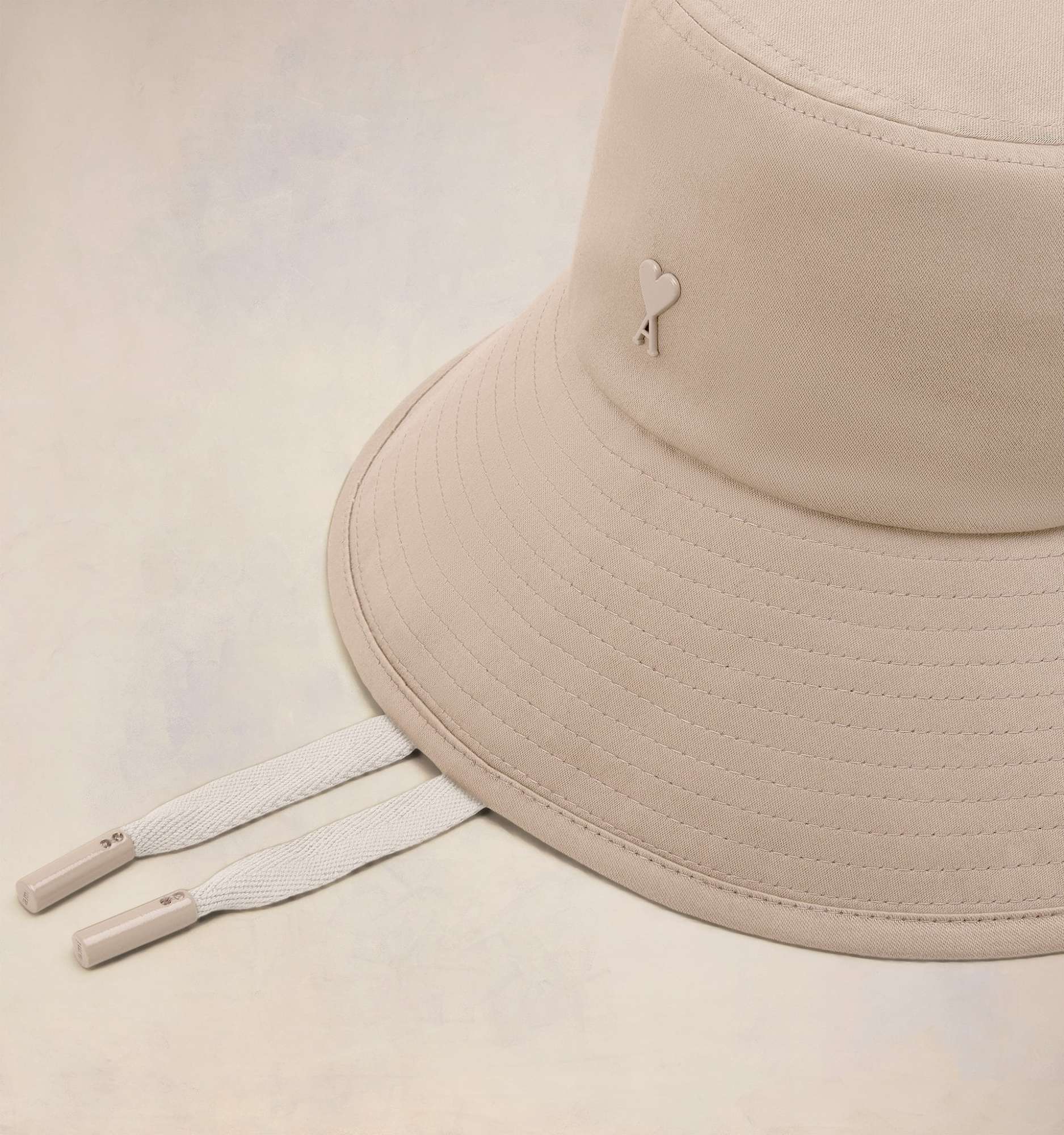 Ami Alexandre Mattiussi Logo Fisherman's Hat With Rope In Nude