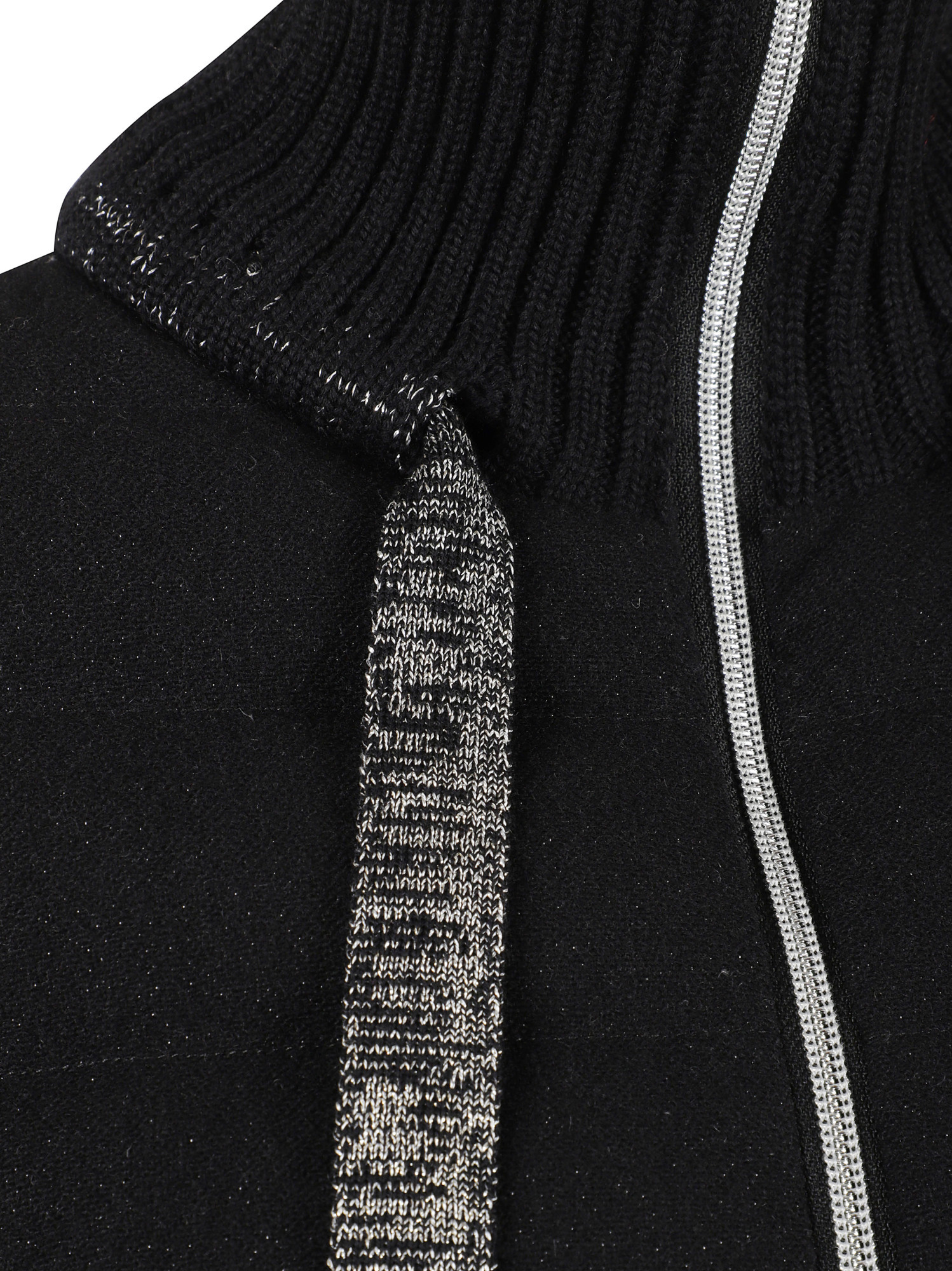 Herno Lucent Resort Cape In Black