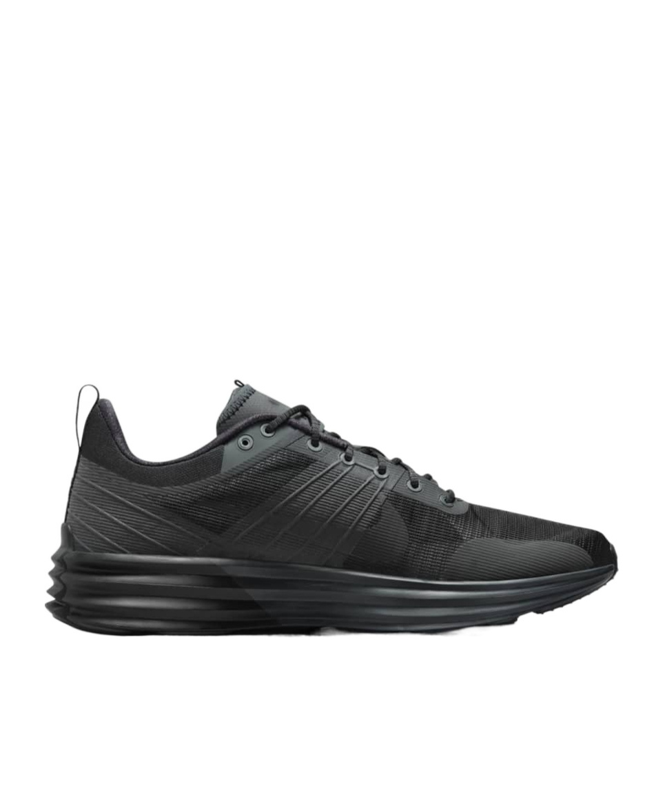 Nike Lunar Roam Sneaker In Black