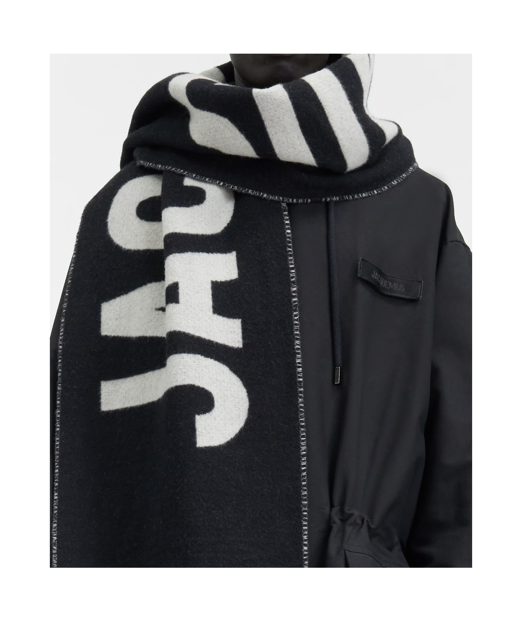 Jacquemus Logo Jacquard Fringed Edge Scarf In Black