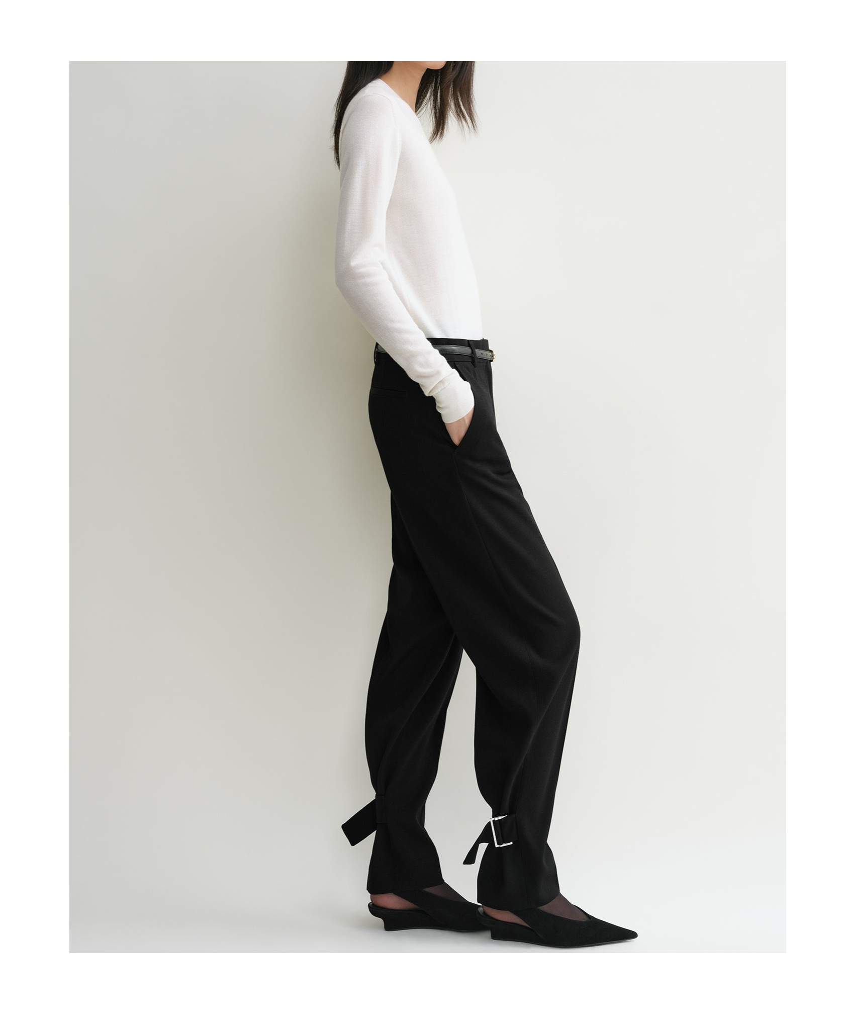 Totême Buckled Wool Casual Pants In Black