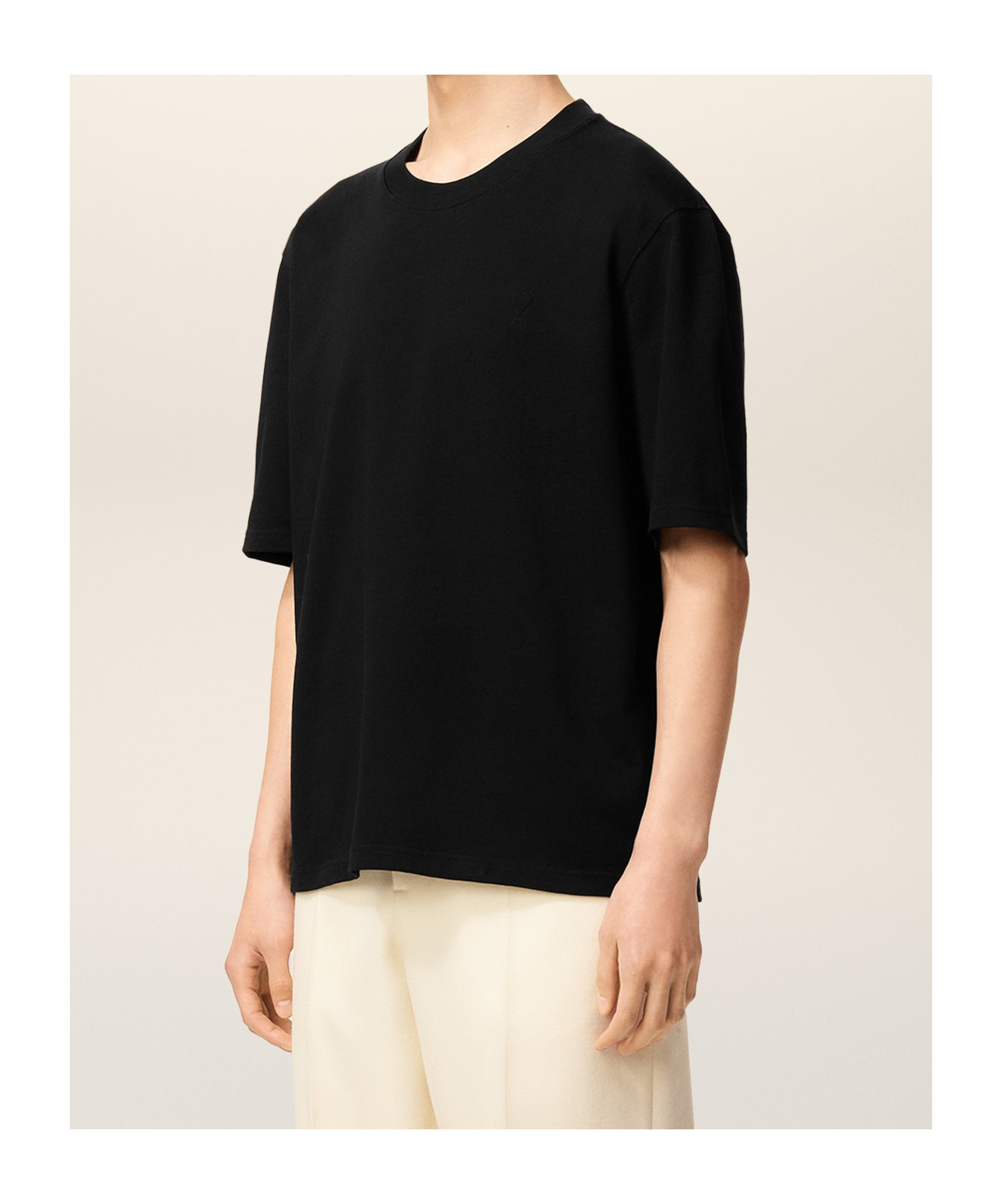 Ami Alexandre Mattiussi Relaxed Fit Black T-shirt With Subtle Embroidery In Black
