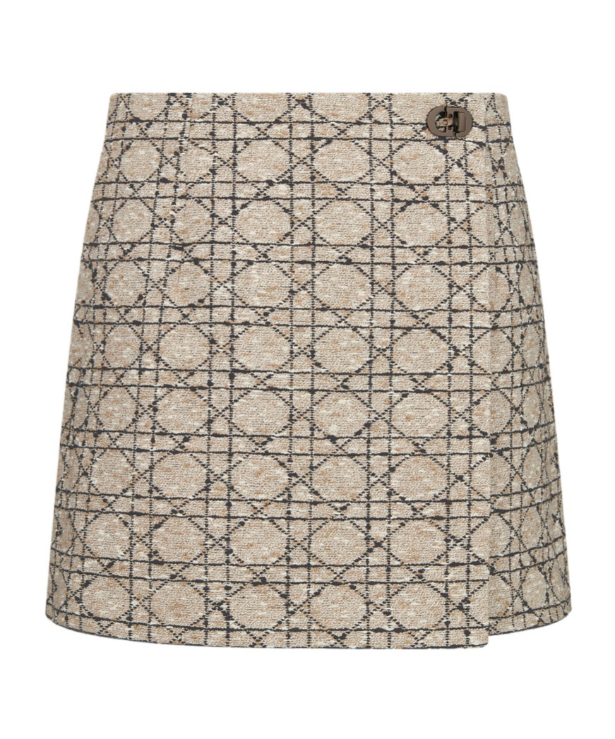 Dior Women Macrocannage Cotton Blend Tweed Shorts In Nude
