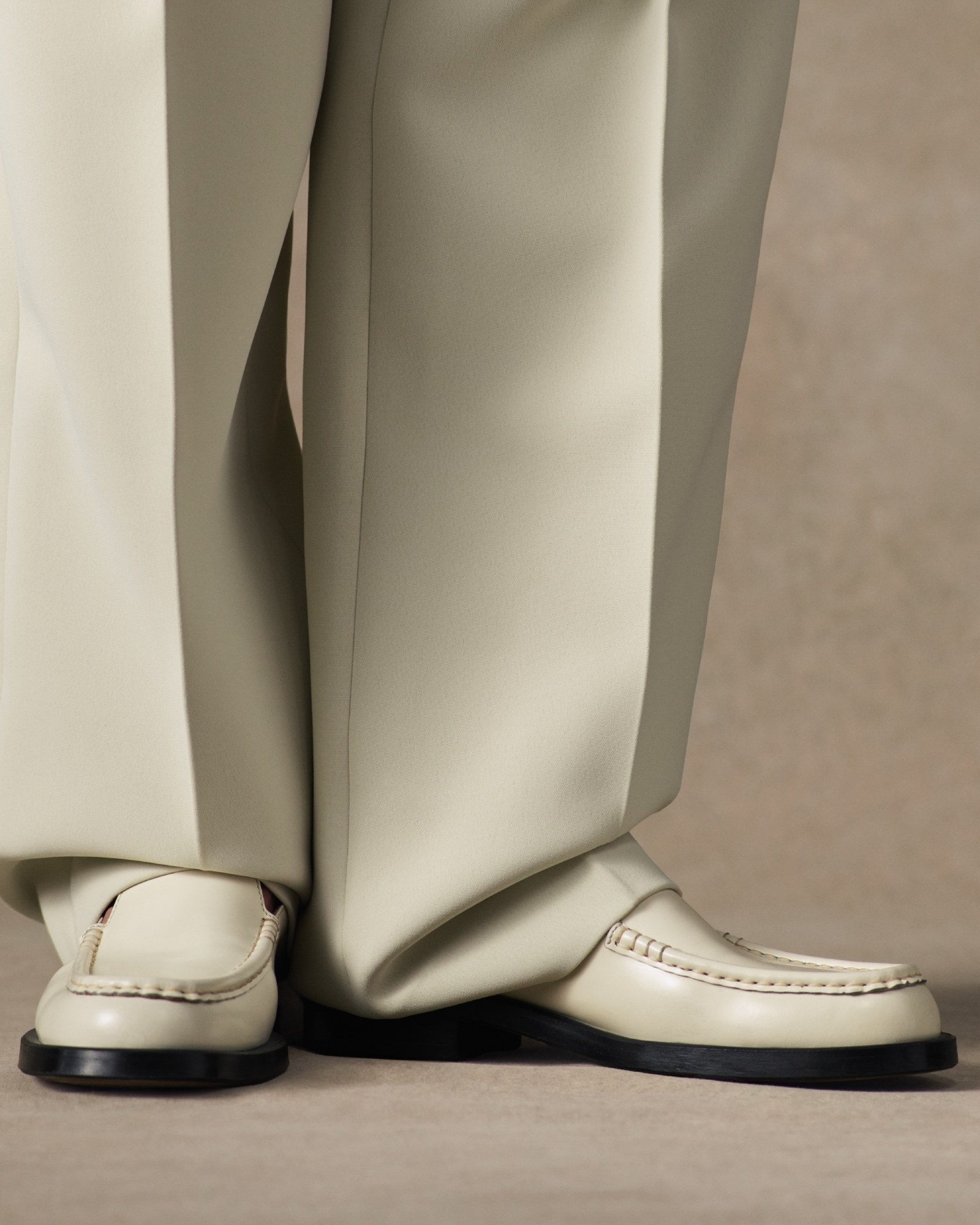 Jacquemus Les Mocassins Leather Loafers In White