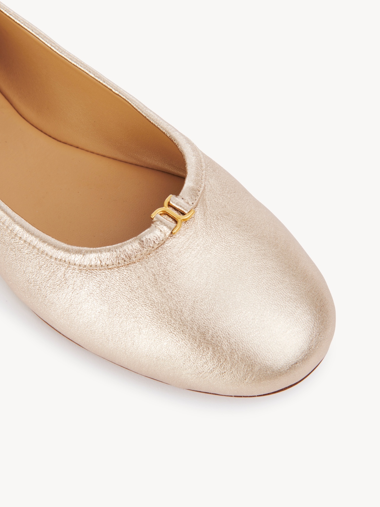Chloé Marcie Metallic Ballerina Shoes In Nude