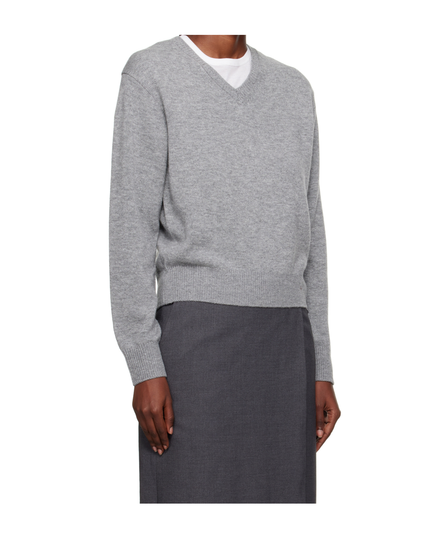 Dunst V-neck Long-sleeved Sweater In Gray