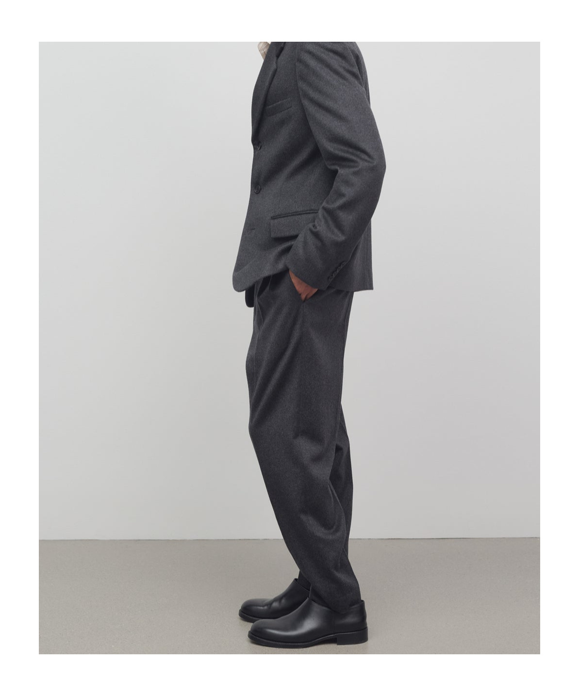 The Row Elastic Waist Casual Pants In Charcoal-grey