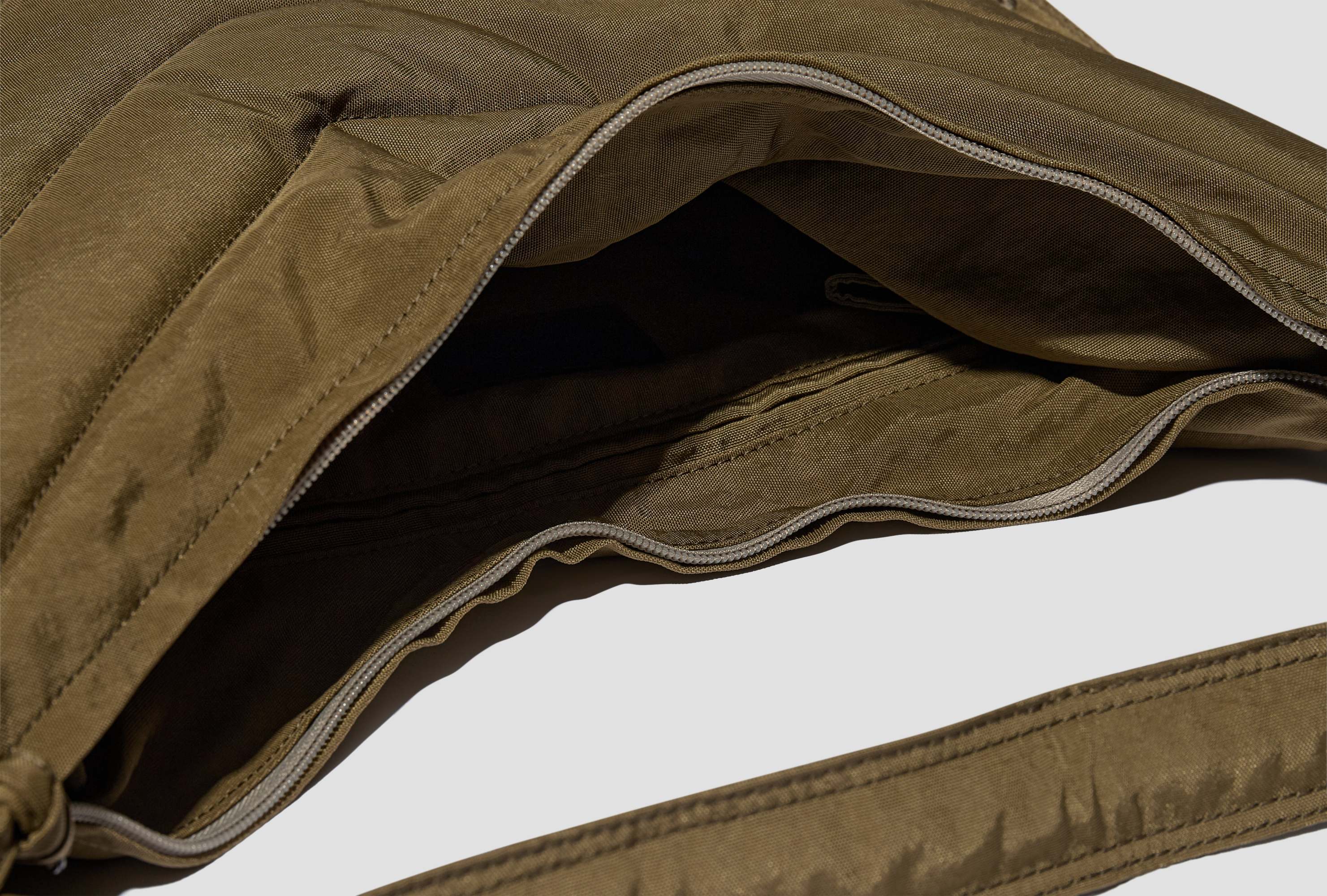 Lemaire Soft Game Shoulder Bag In Green