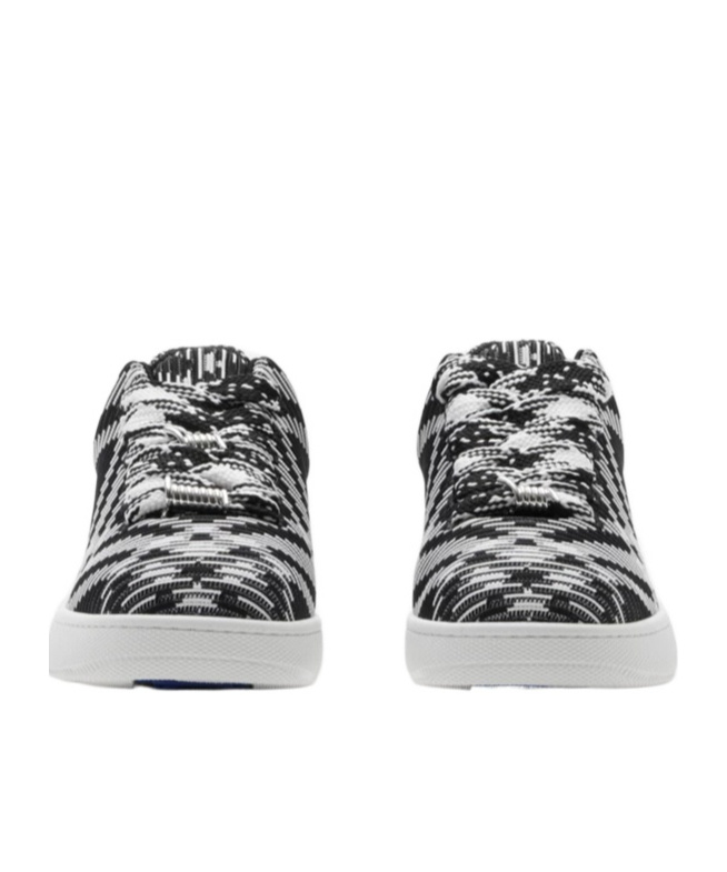 Burberry Dynamic Pattern Sneakers With Comfortable Sole In Gray