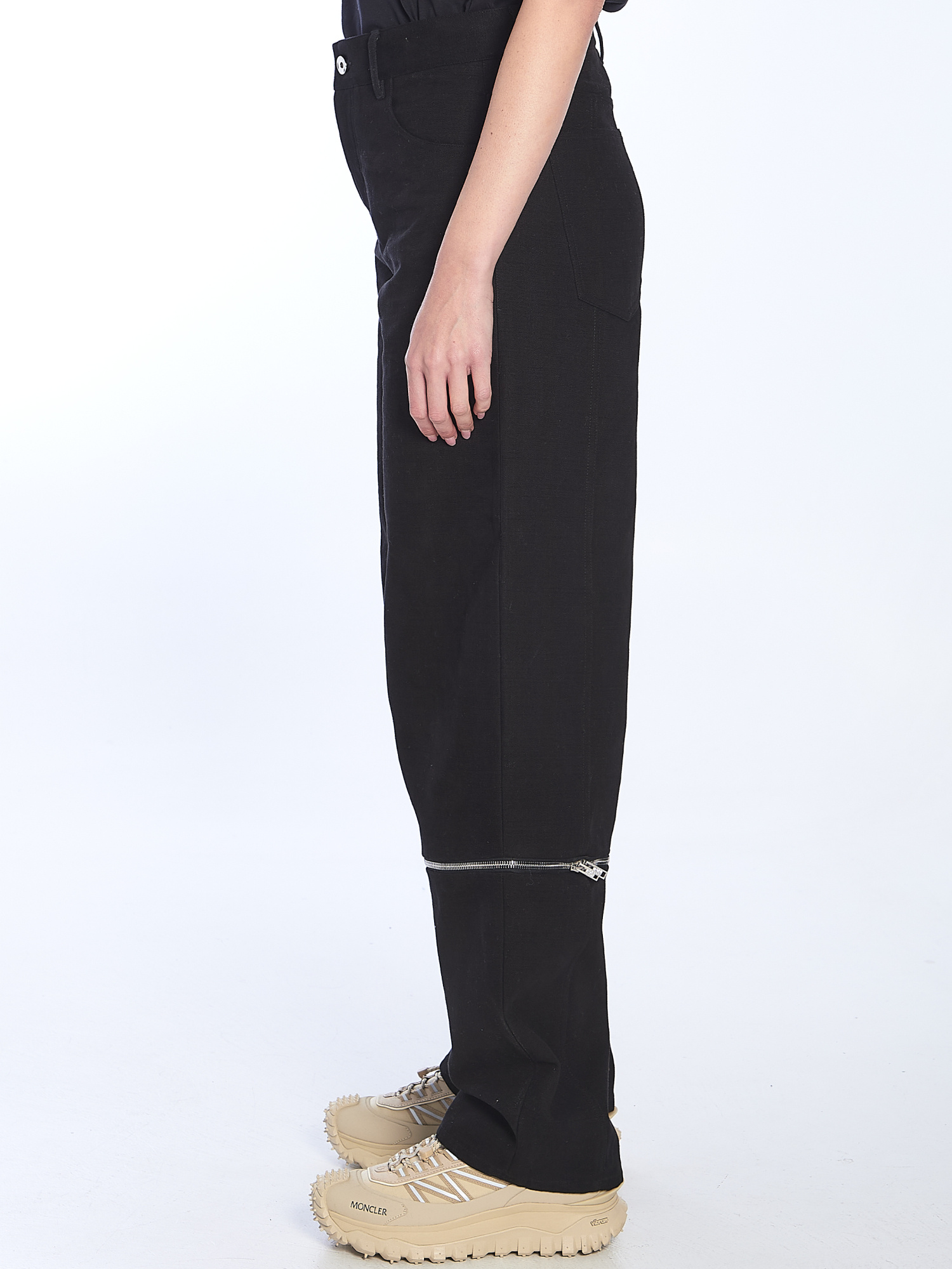 Moncler Belt-loop Casual Pants In Black