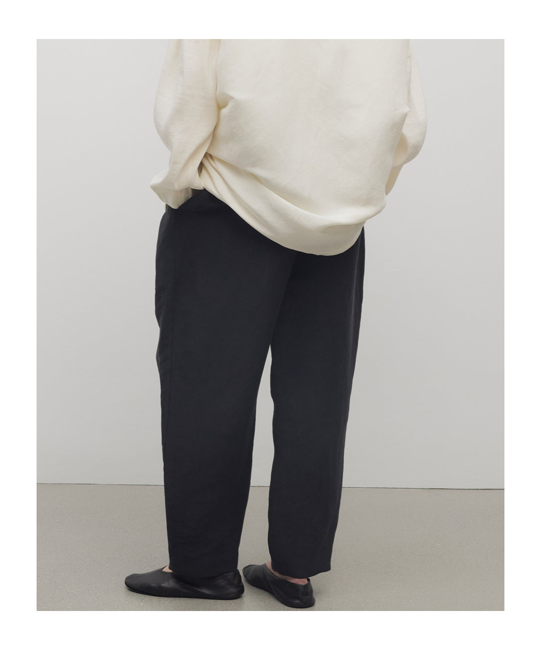 The Row Dyri Pant In Silk In Black