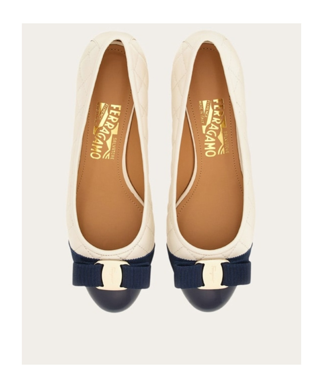 Ferragamo Vara Leather Pumps In Nude