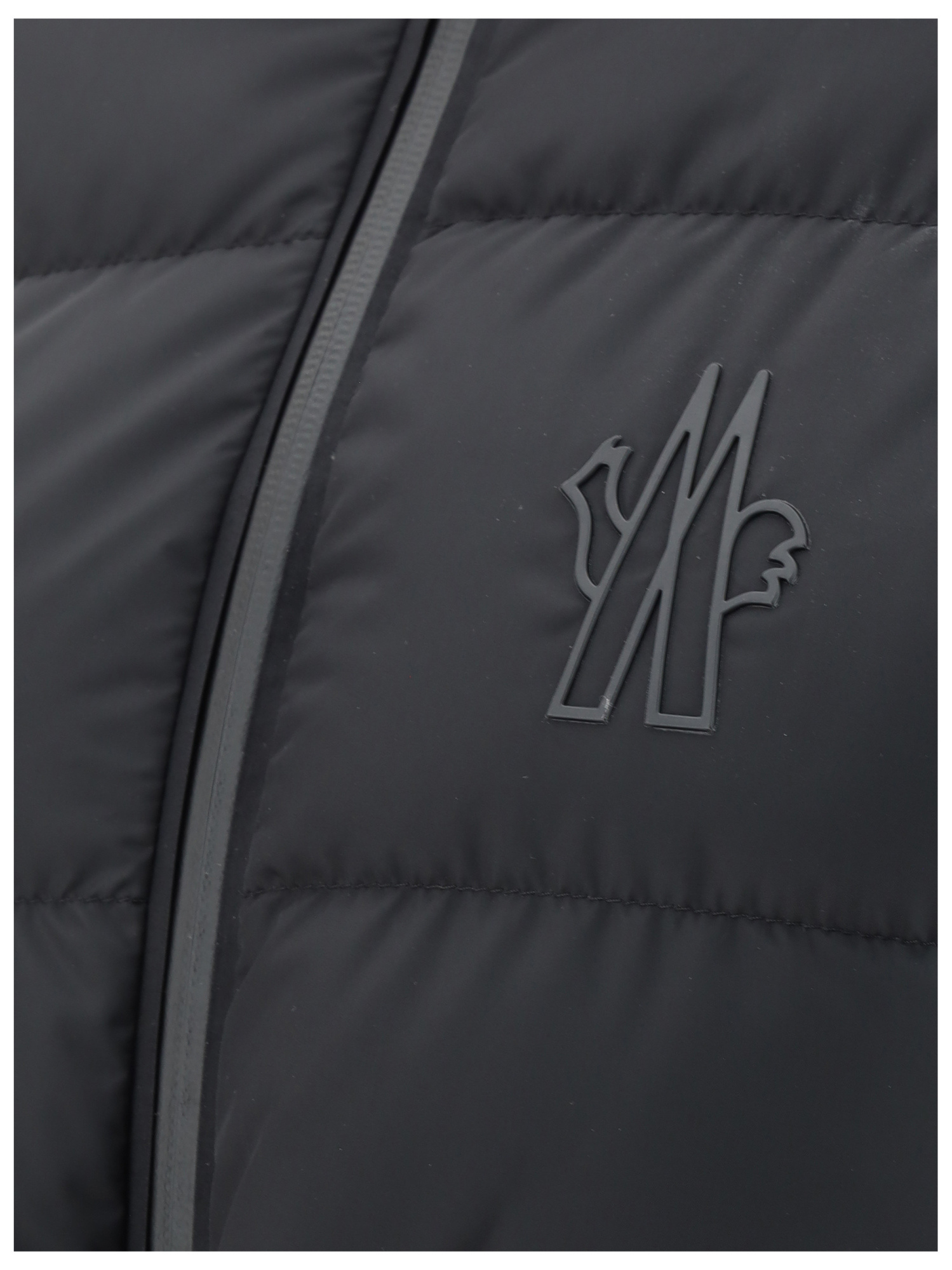 Moncler Bouquetin Short Down Jacket In Black