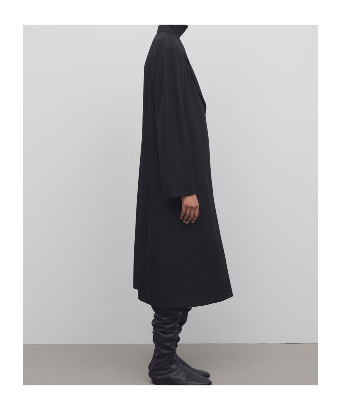 The Row Long-sleeved Wool Coat In Black