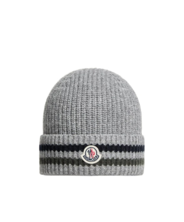 Moncler Logo Hat In Gray
