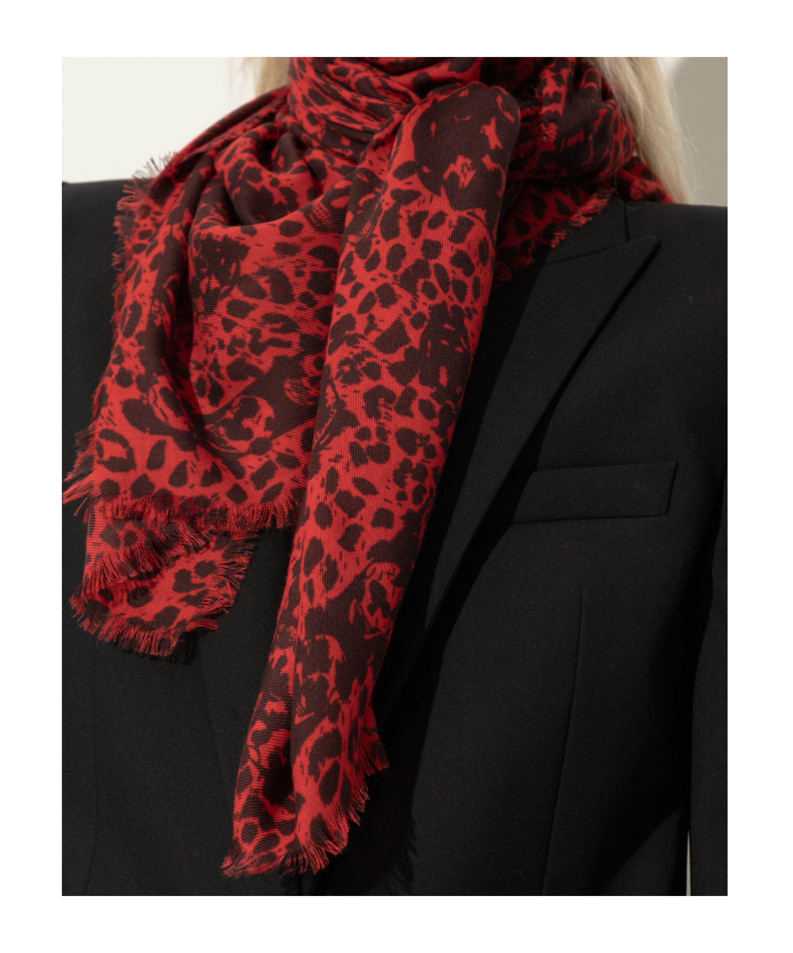 Alexander Mcqueen Fringed Scarf In Red