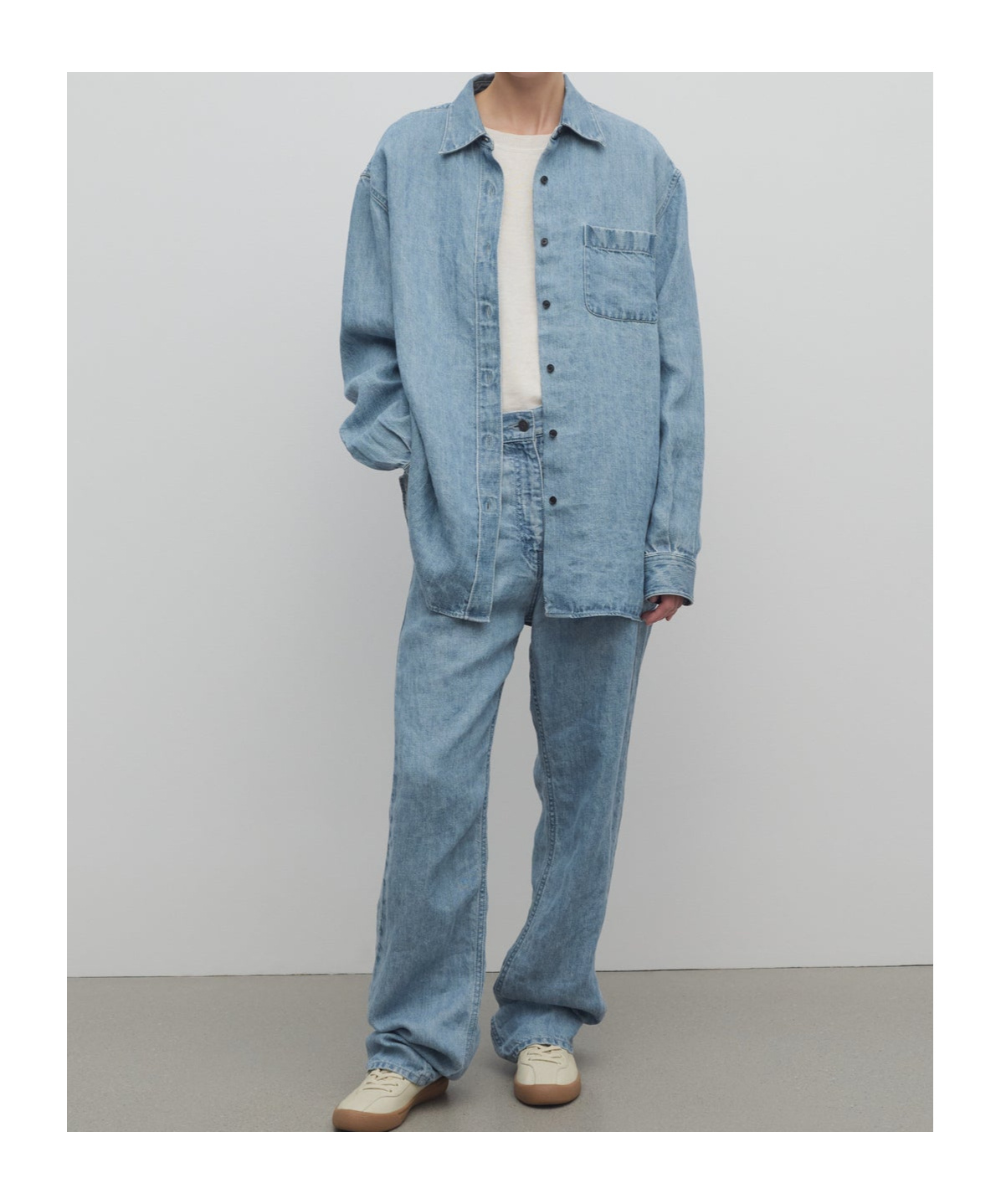 The Row Eglitta Straight Leg Washed Jeans In Blue
