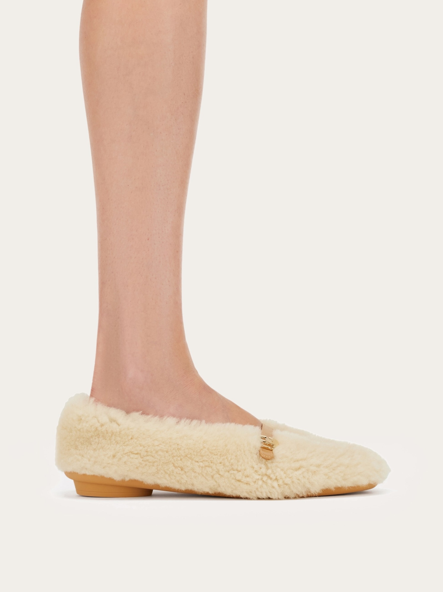 Ferragamo Shearling Ballet Flats In Nude