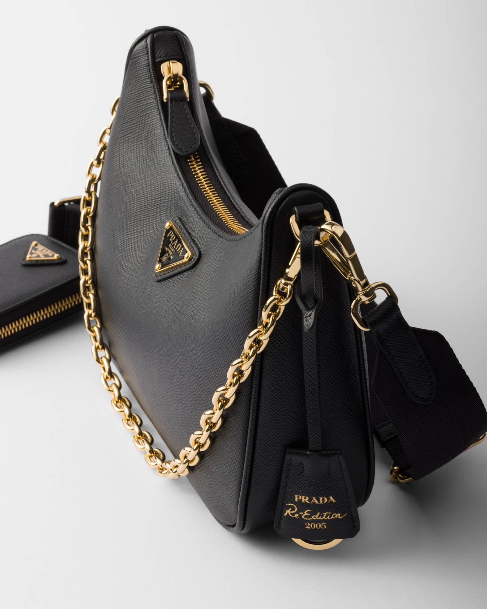 Prada Re-edition 2005 Saffiano Leather Shoulder Bag In Black