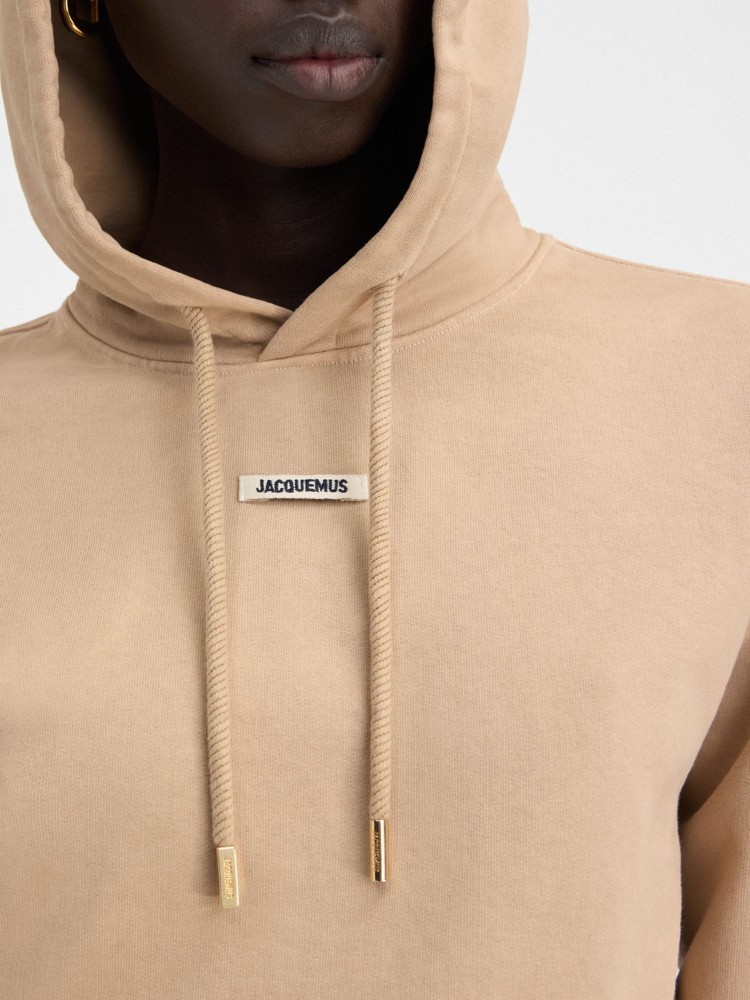 JACQUEMUS JACQUEMUS LOGO PATCH DRAWSTRING HOODIE 