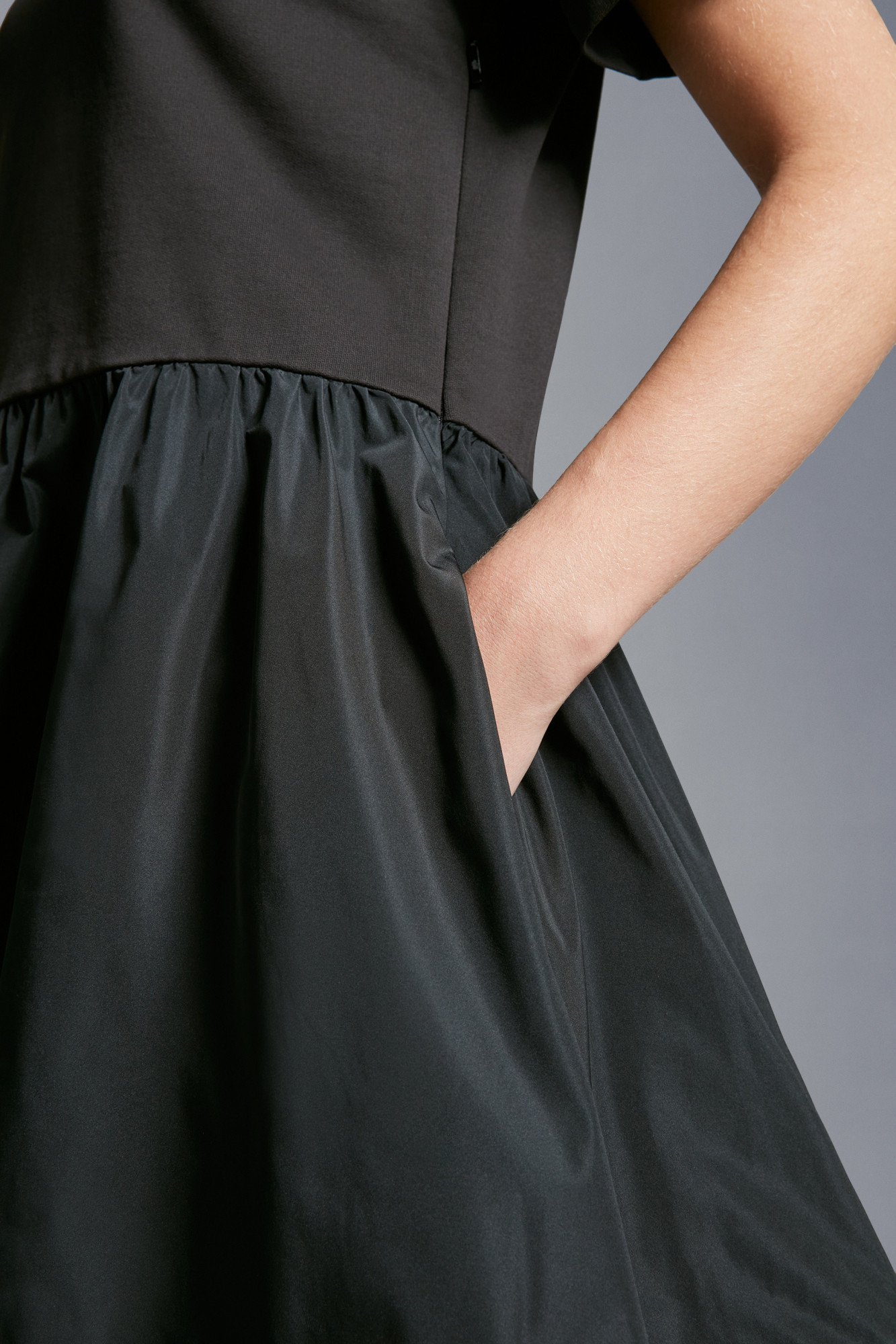 Moncler Flared T-shirt Dress In Black