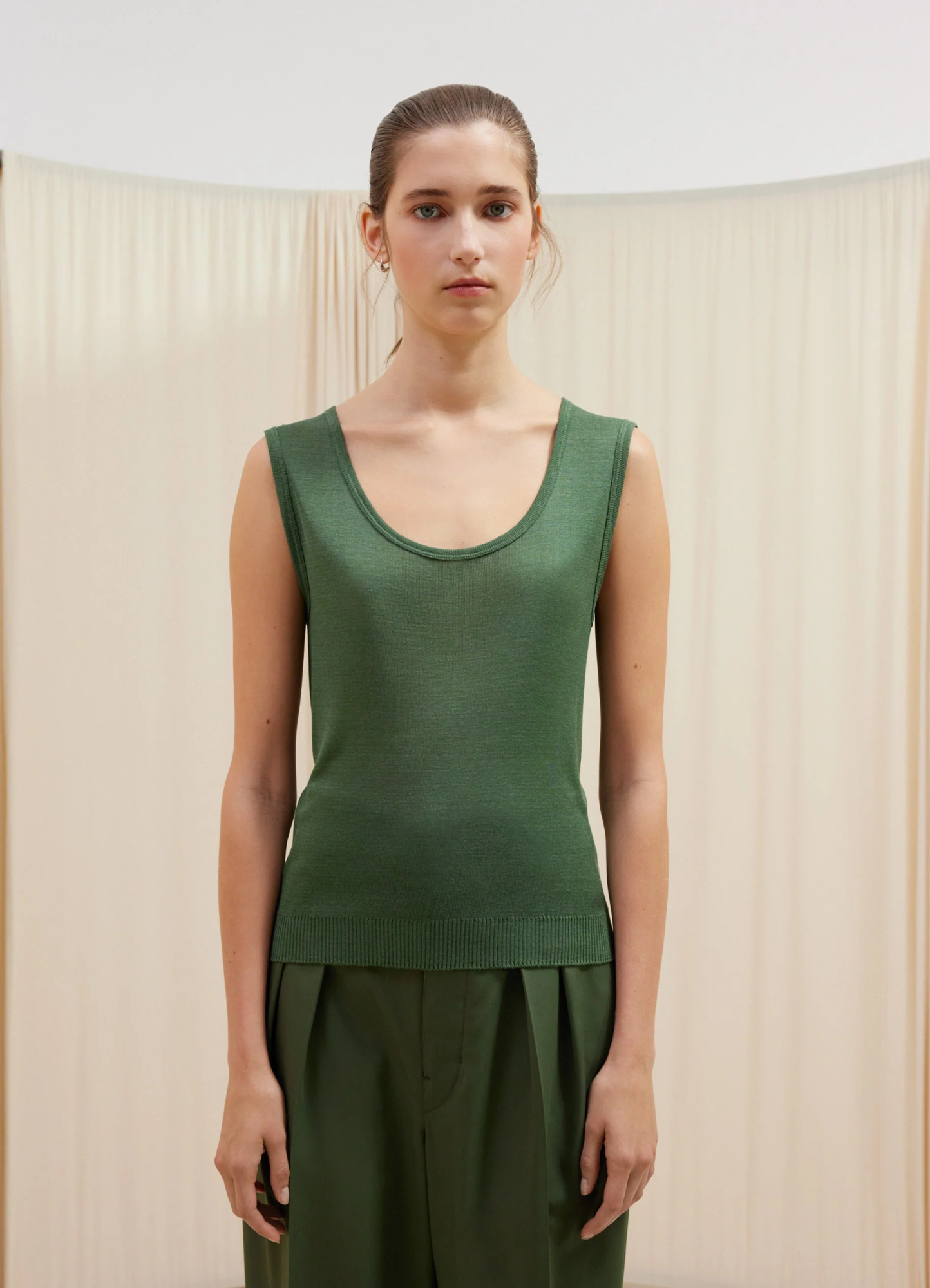 Lemaire Seamless Sleeveless Vest In Black