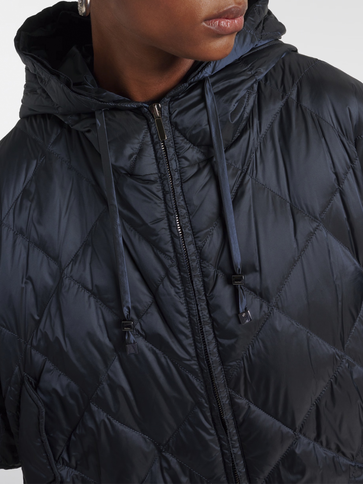 Max Mara Down The Cube Quilted Jacket In Black