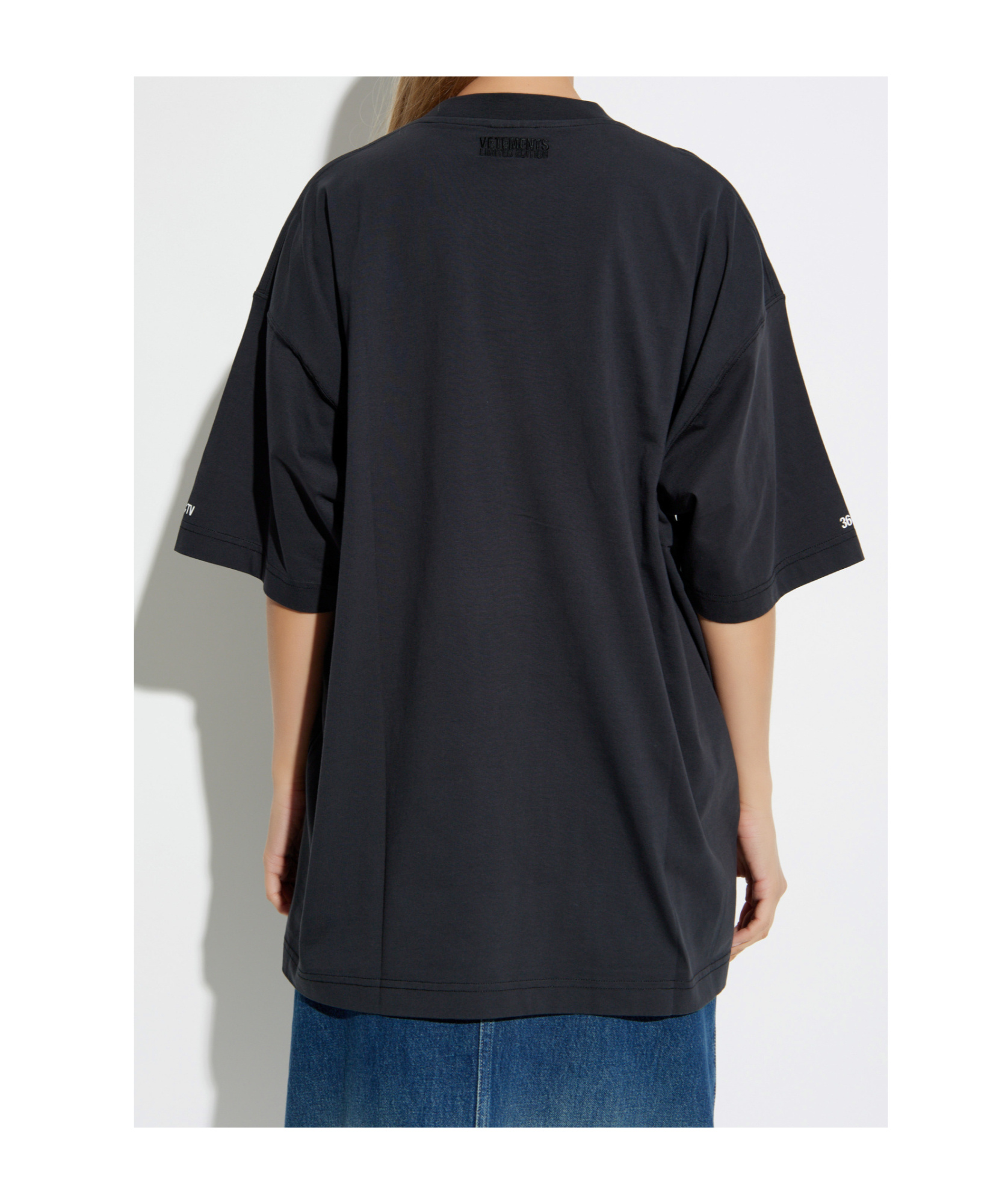 Vetements Camera-print T-shirt In Black