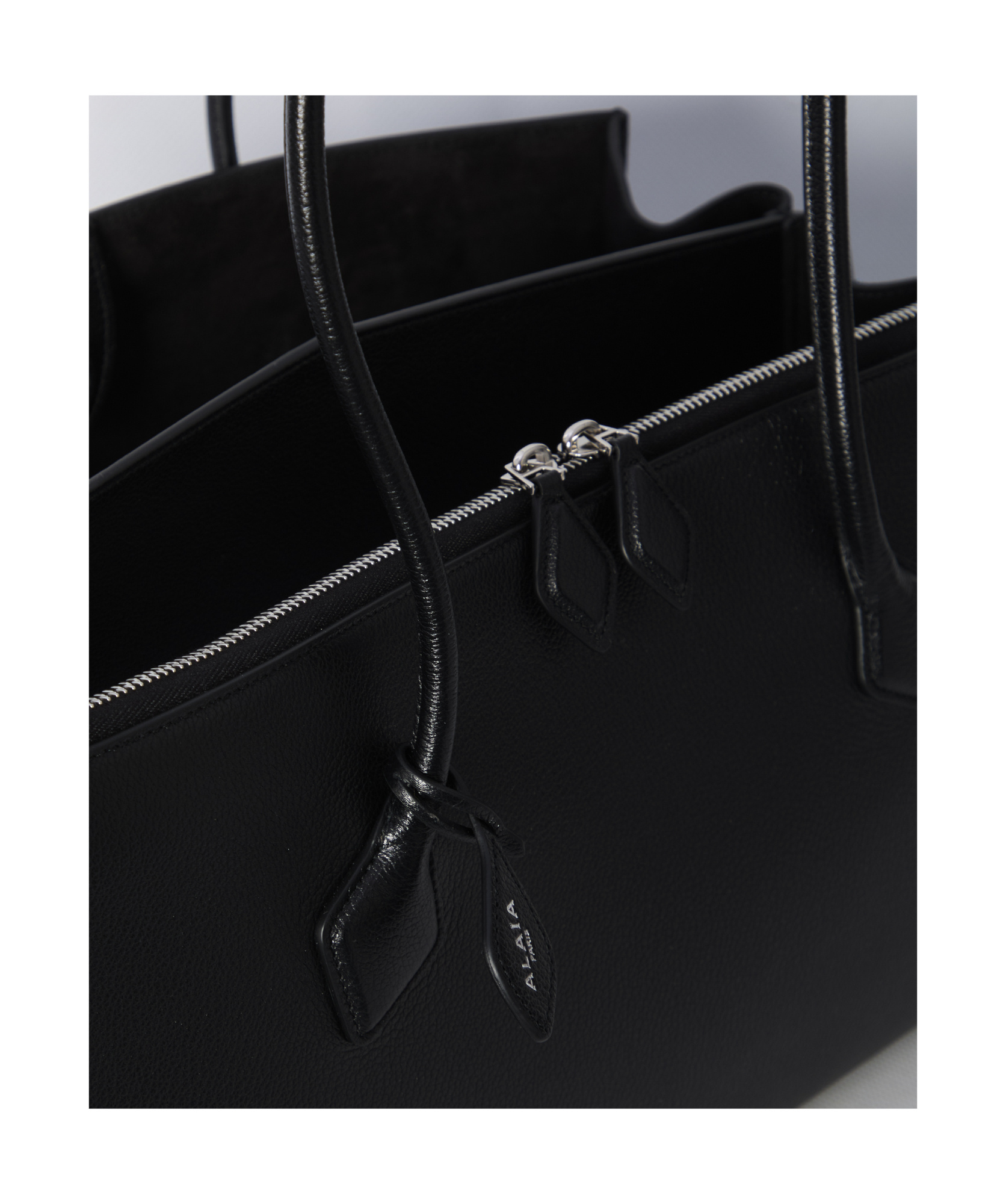 Alaïa Le Teckel Tote Bag In Black