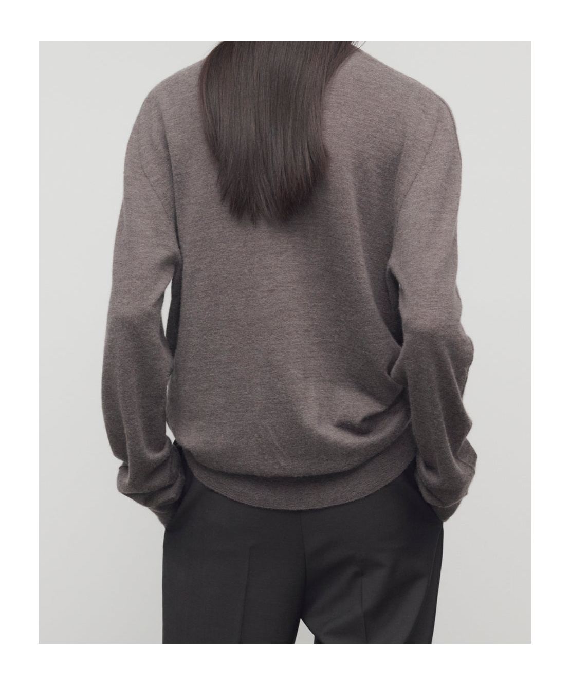 The Row Lizzy Cashmere Turtleneck Sweater In Brown