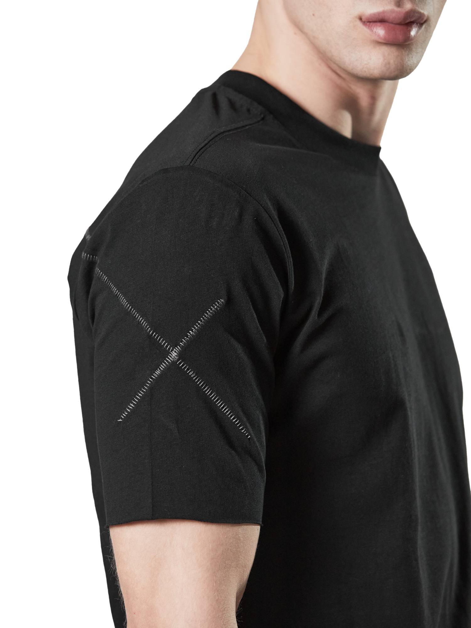 THOM KROM THOM KROM SCAR-STITCH DETAILED CREWNECK T-SHIRT