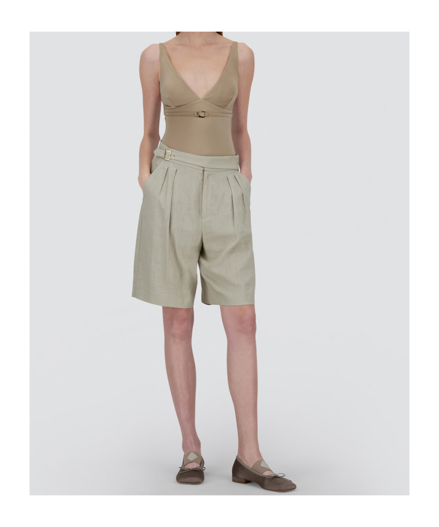 Herno Pleated Belted Shorts In Gray