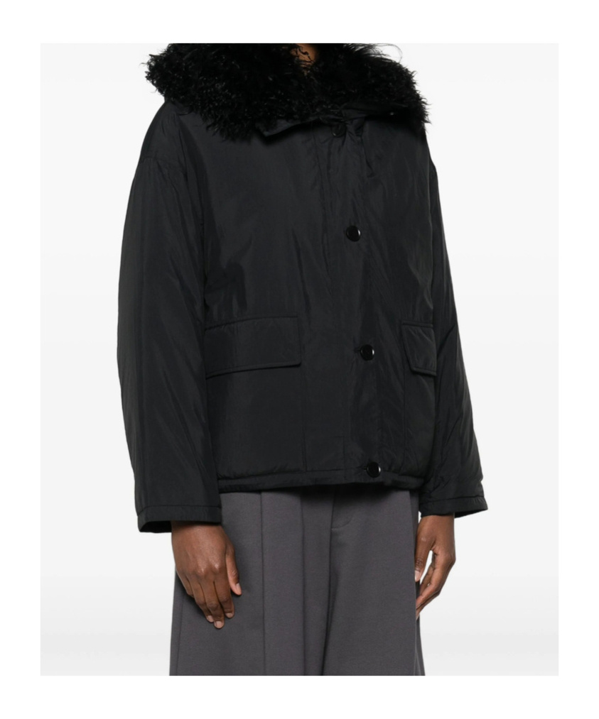 Yves Salomon Short Ultra-light Down Jacket With Curly Lambskin Trim In Black