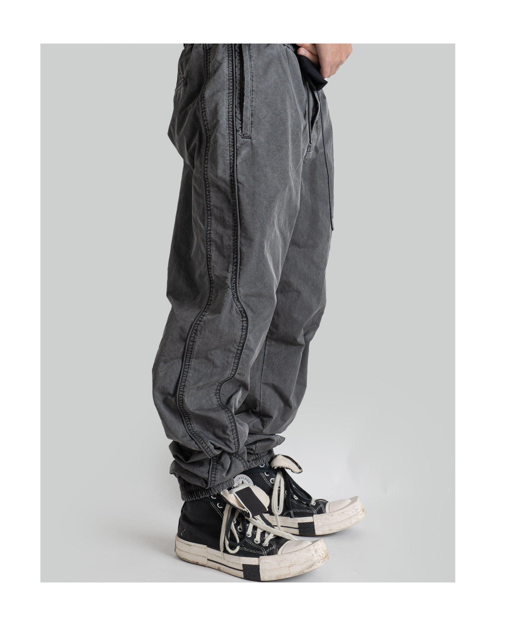 Juunj Elastic Waist Sweatpants In Black