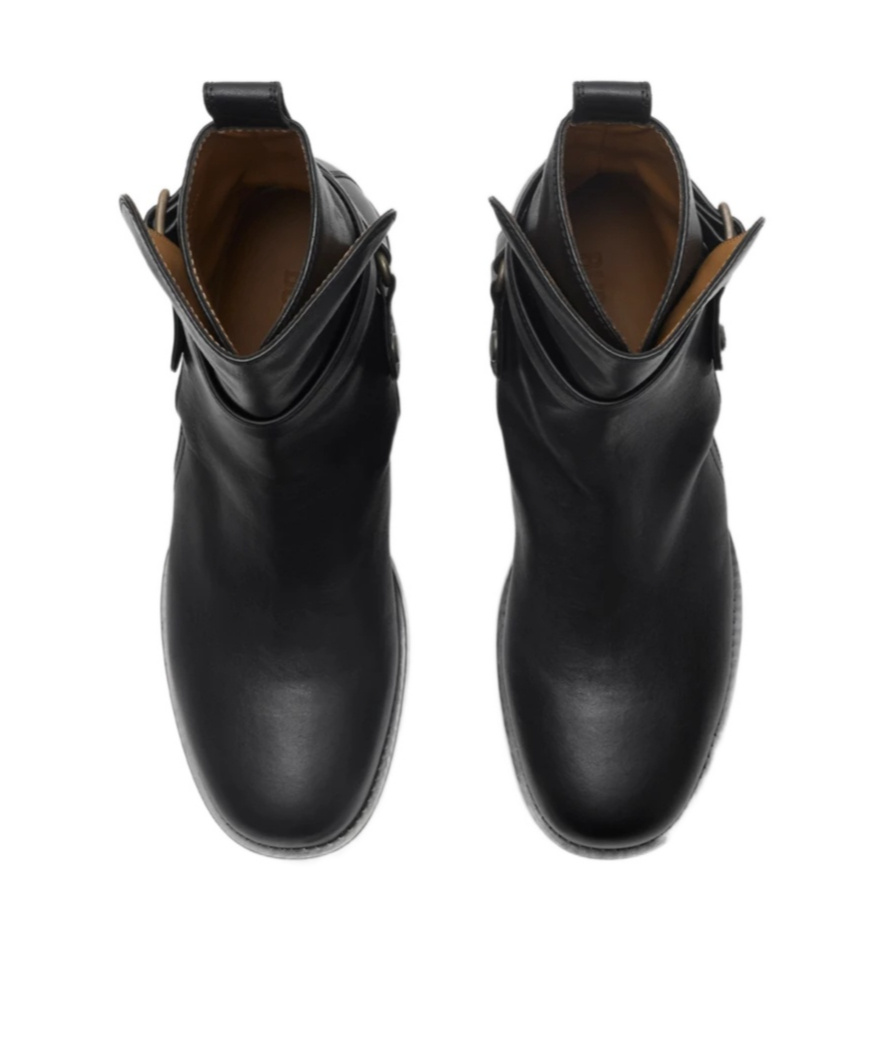 Burberry Round Toe Leather Ankle Boots With Pull Tab In Black