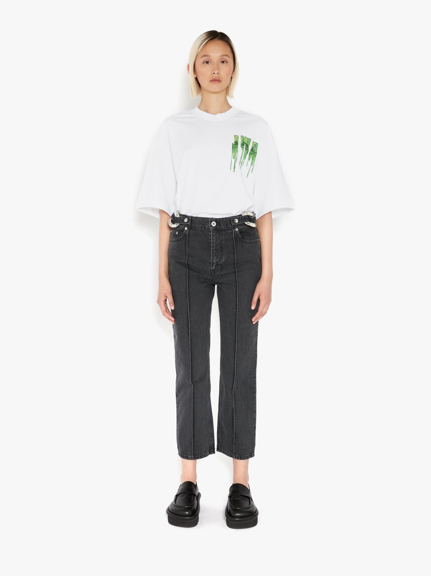 Jw Anderson Chain-detail Straight Leg Cropped Jeans In Black