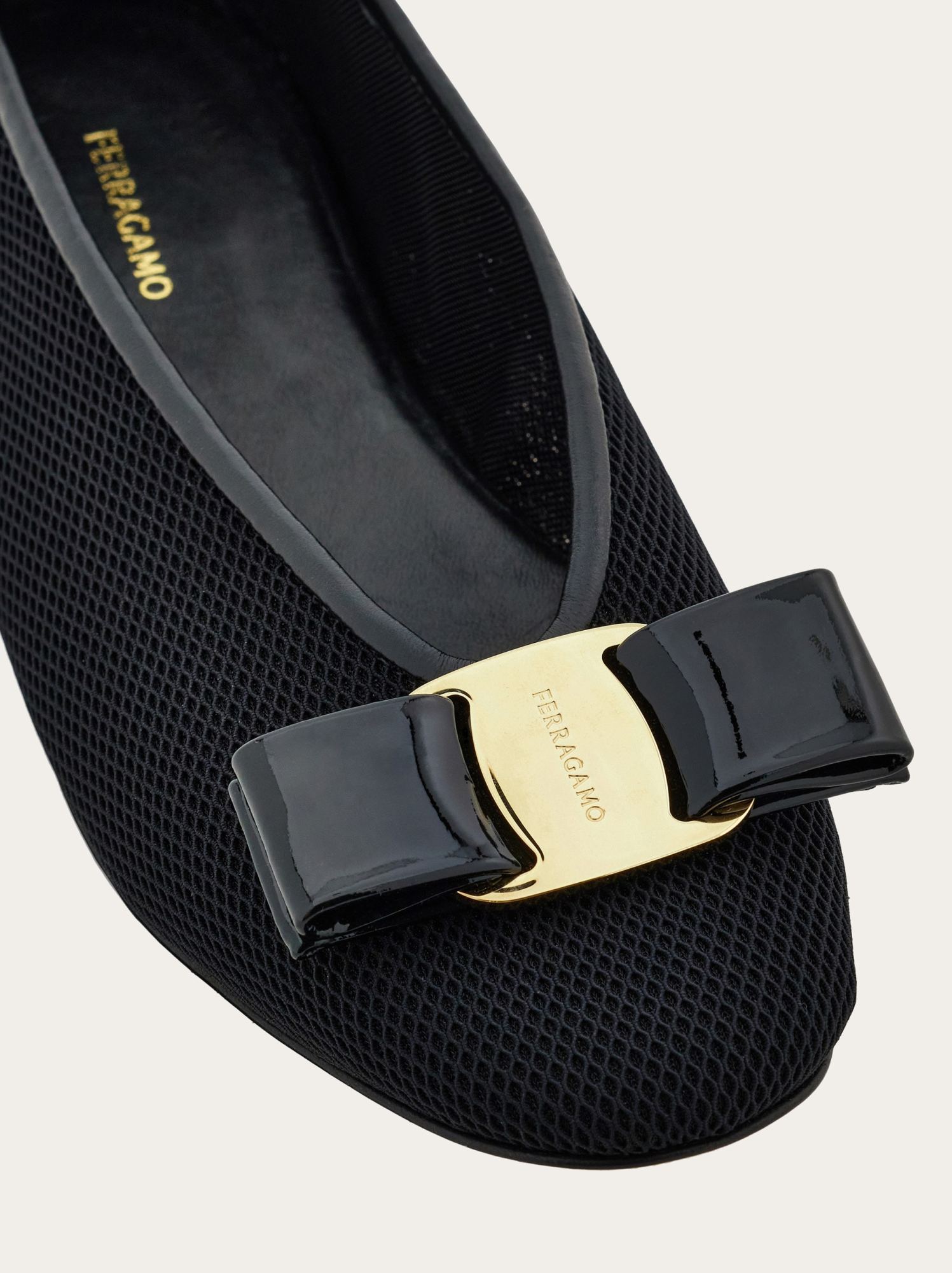 Ferragamo Vanna V Ballerinas In Velvet In Black