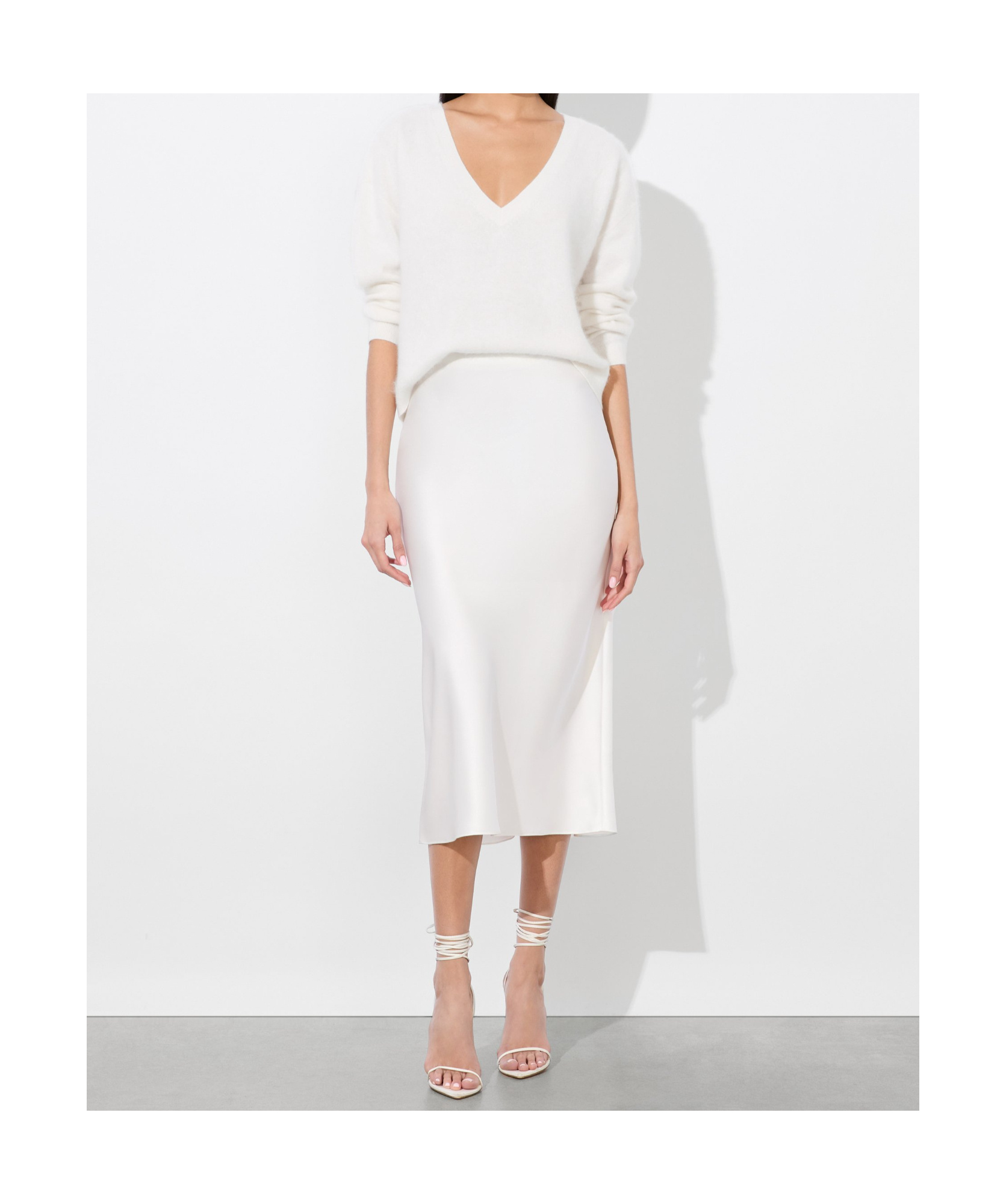 Alice And Olivia Maeve Midi Slip Skirt In Off White