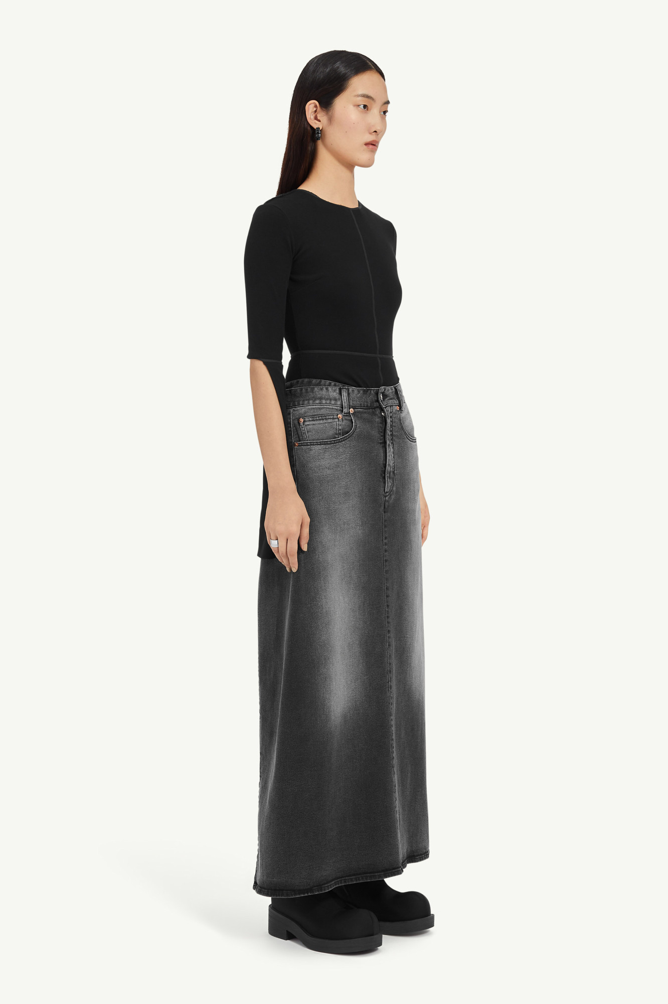 Mm6 Maison Margiela Logo-patch Denim Skirt In Black