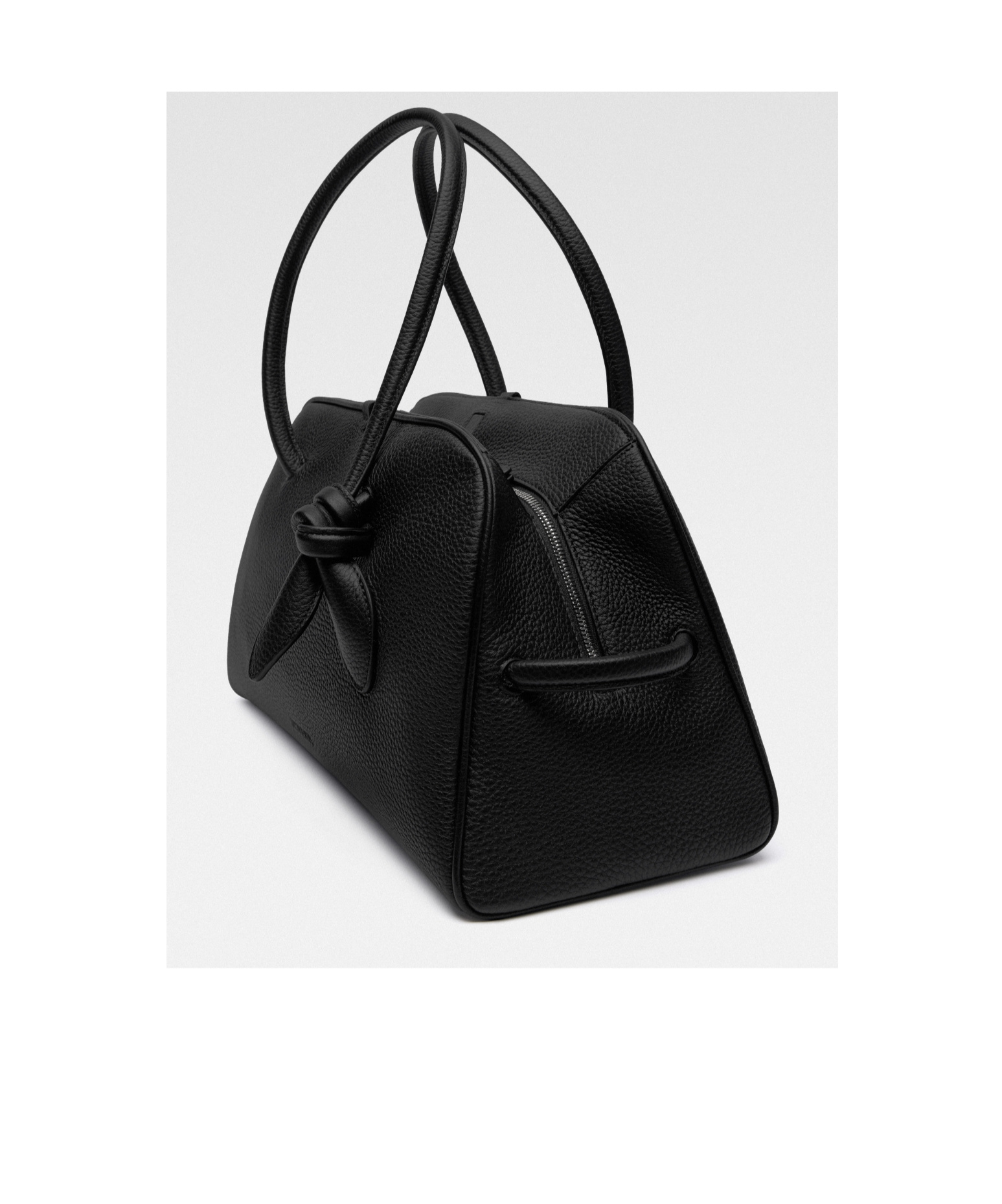 Jacquemus Le Turismo Zipped Shoulder Bag In Black